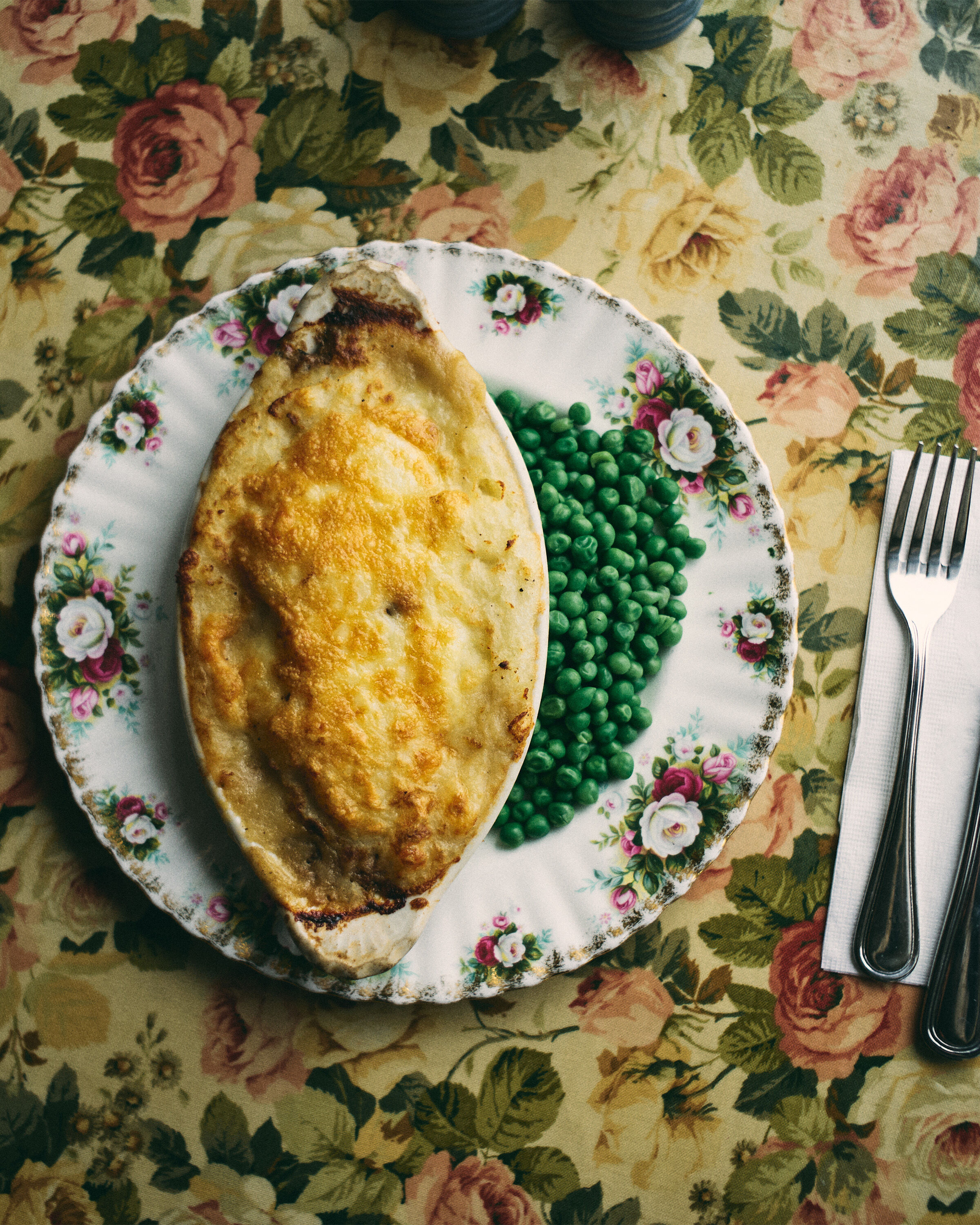 Shepherd's pie and peas