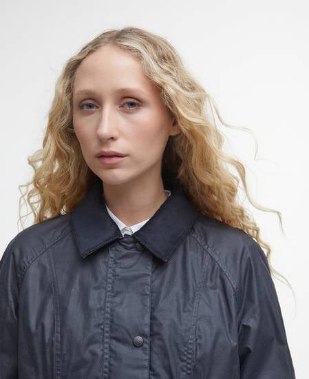 Lightweight Beadnell Waxed Jacket Royal Navy