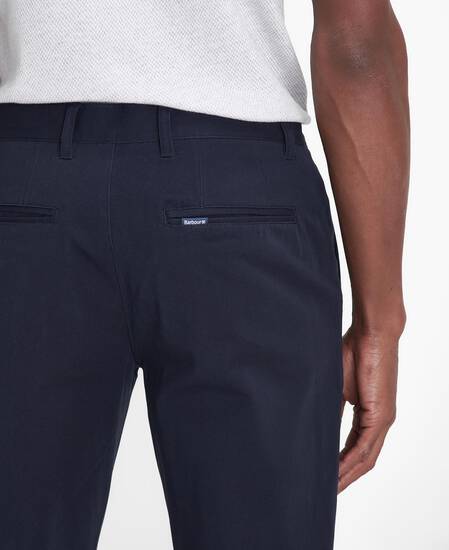 Pantaloni Comfort in tessuto stretch dalla vestibilità leggermente aderente  Pantaloni Comfort in tessuto stretch dalla vestibilità leggermente aderente