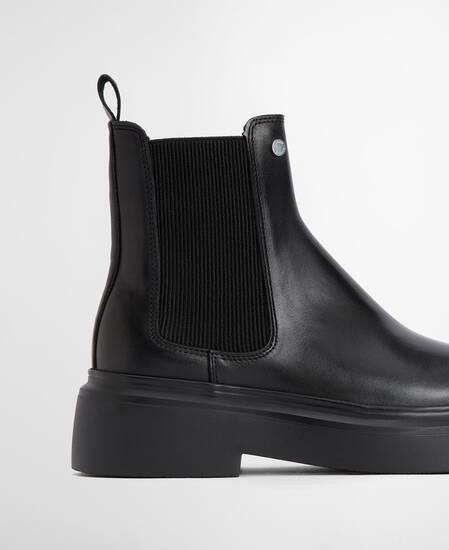 Celina Chelsea Boots Black