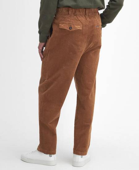 Pantaloni in velluto stretch a coste sottili dalla vestibilità comoda 