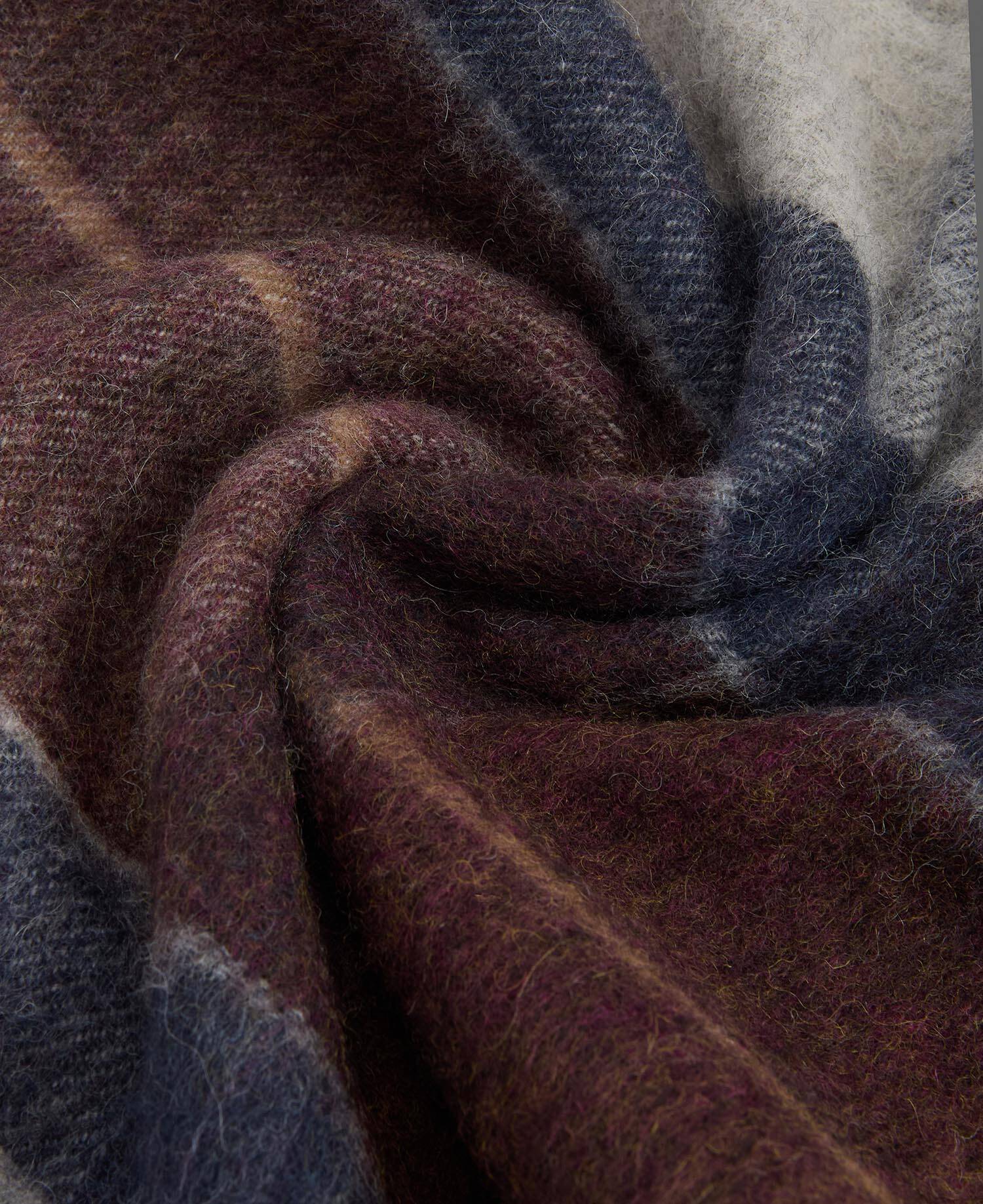 Sciarpa Inverness Tartan image number 4