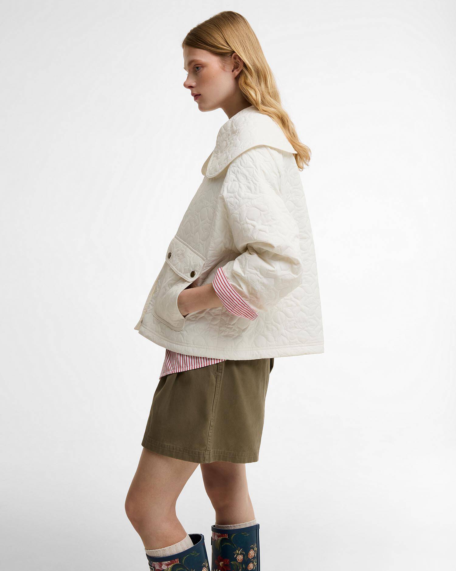 Barbour FARM Rio Lotus Quilted Jacket White Rose image number 4