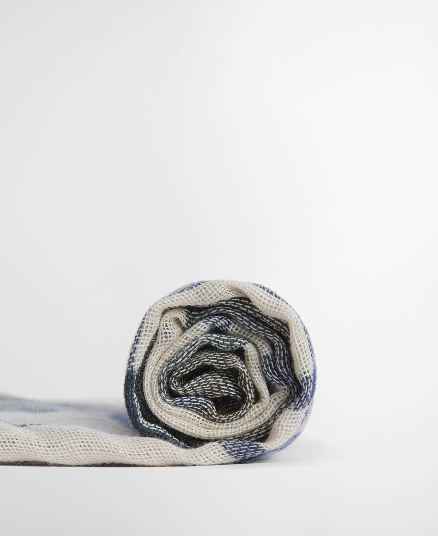 Schal Welton Tartan image number 4