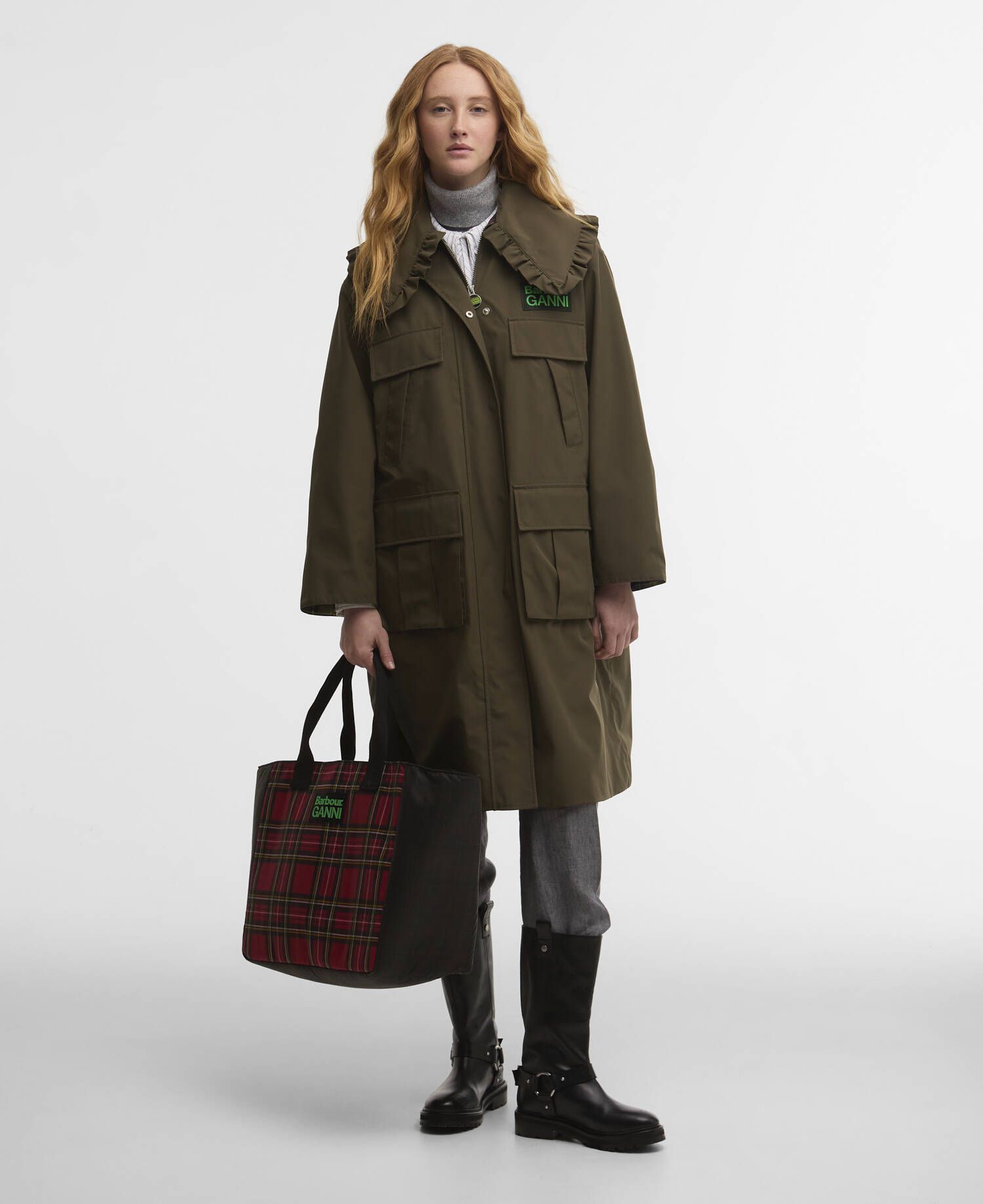 Barbour x GANNI Waxed Tote Bag Classic/Royal Stewart Tartan image number 8