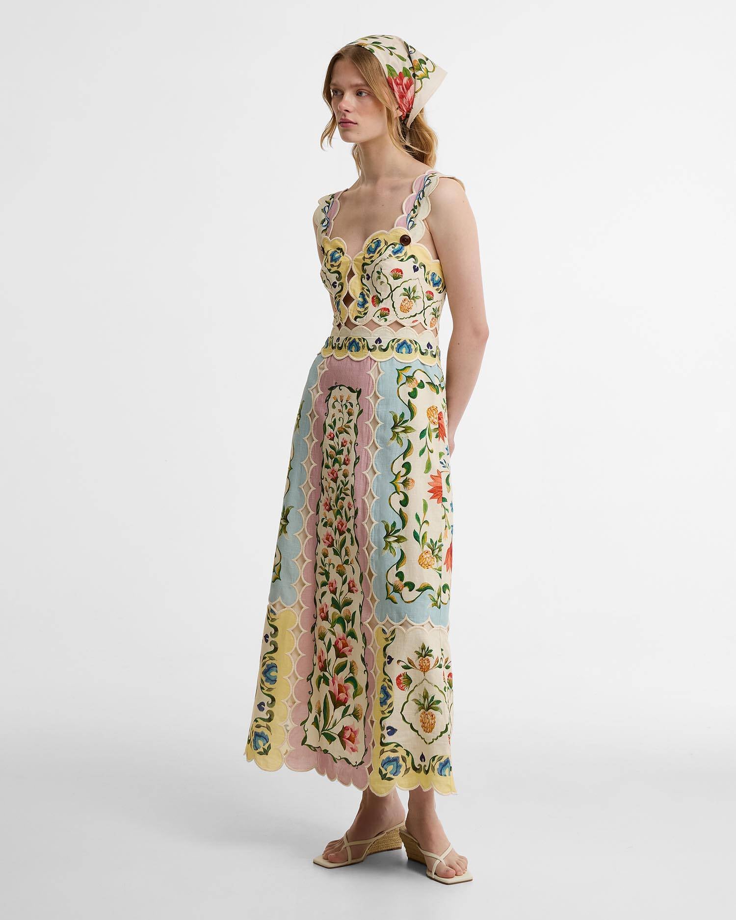 Barbour FARM Rio Kleid Petal Midi Cream Spring Petal Flower Print image number 1
