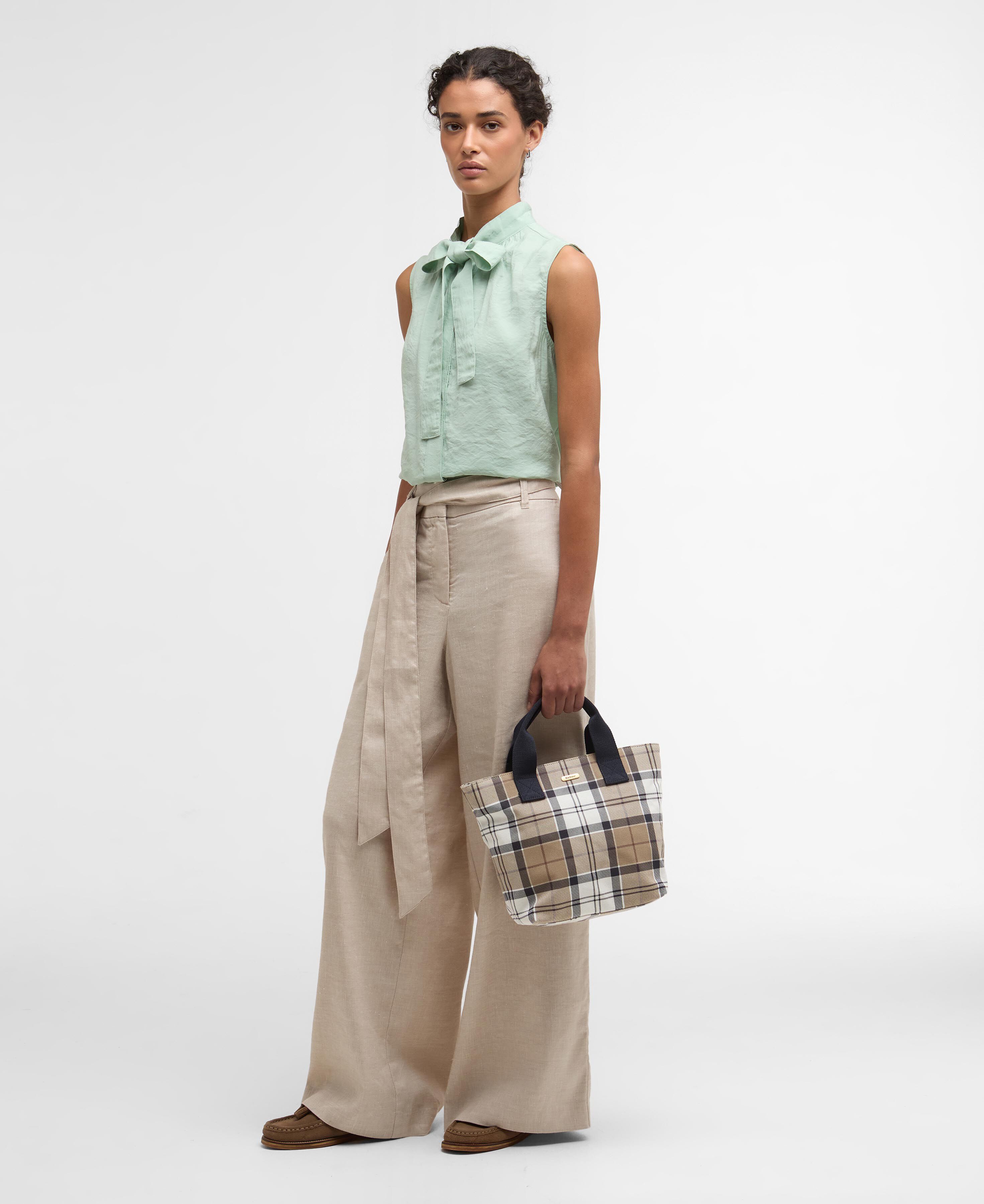 Britney Sleeveless Blouse Spearmint