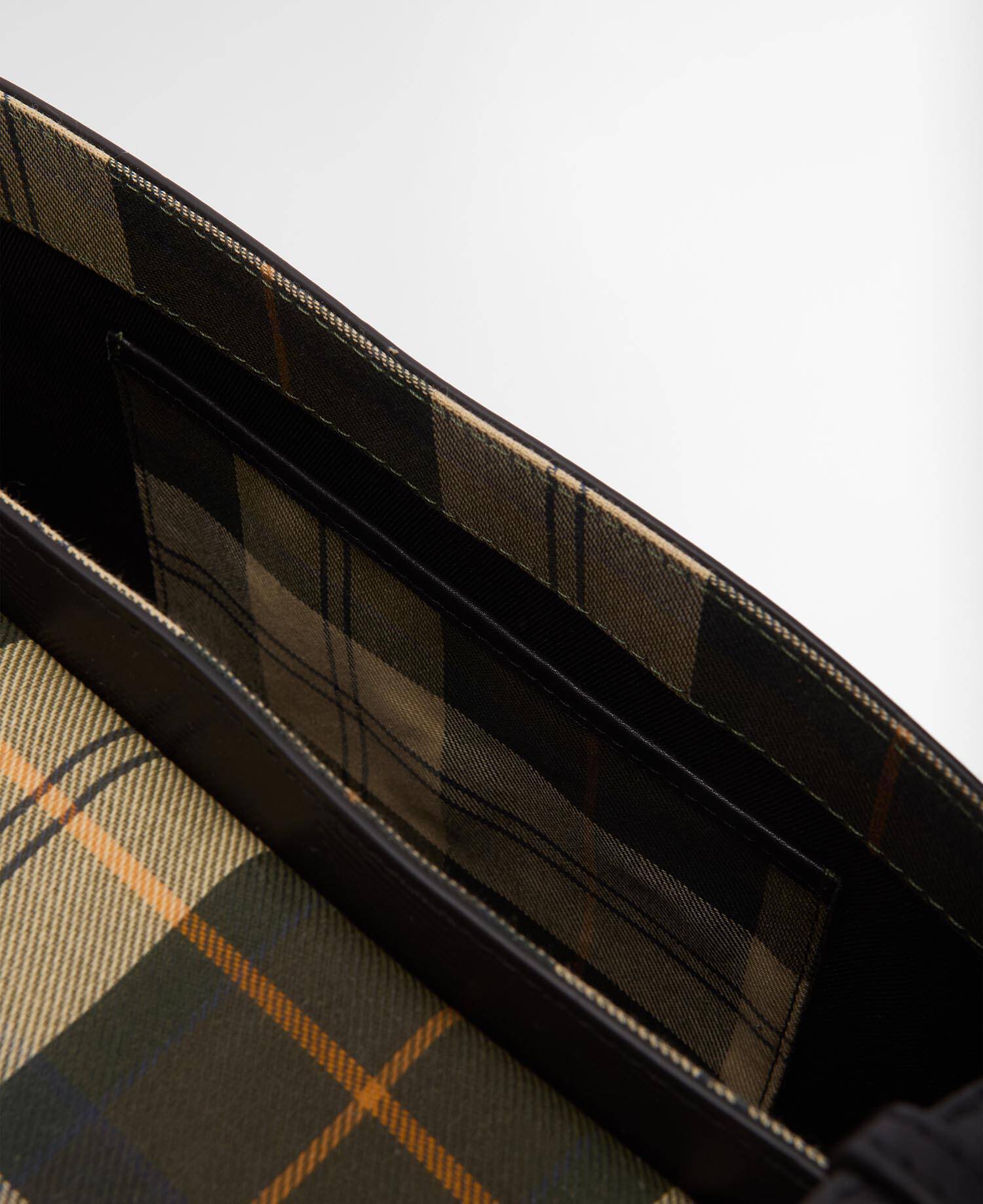 Borsa a tracolla in pelle Rosa Black/ Deboss Tartan image number 6