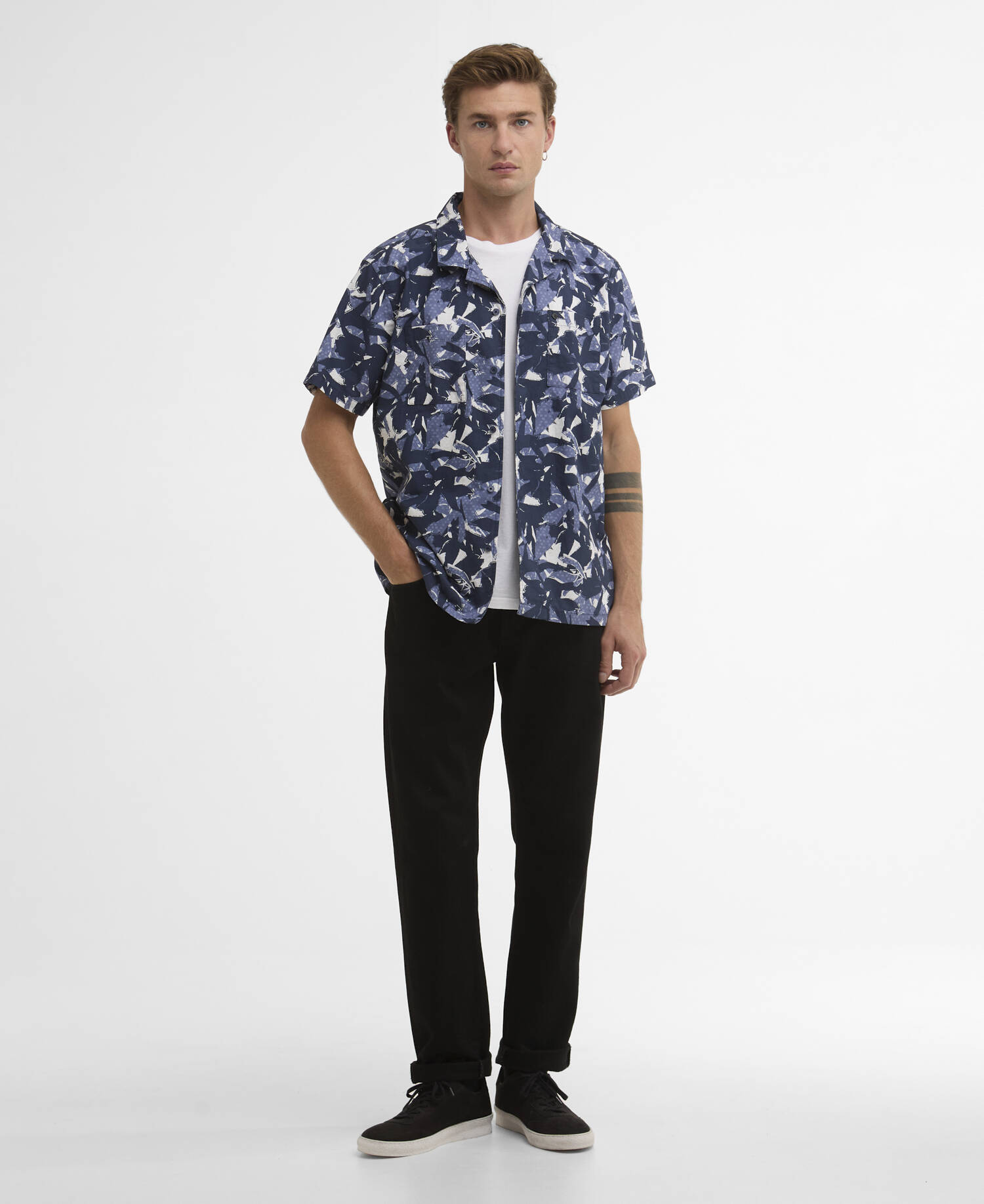 Chappel Printed Short-Sleeved Shirt Navy image number 1