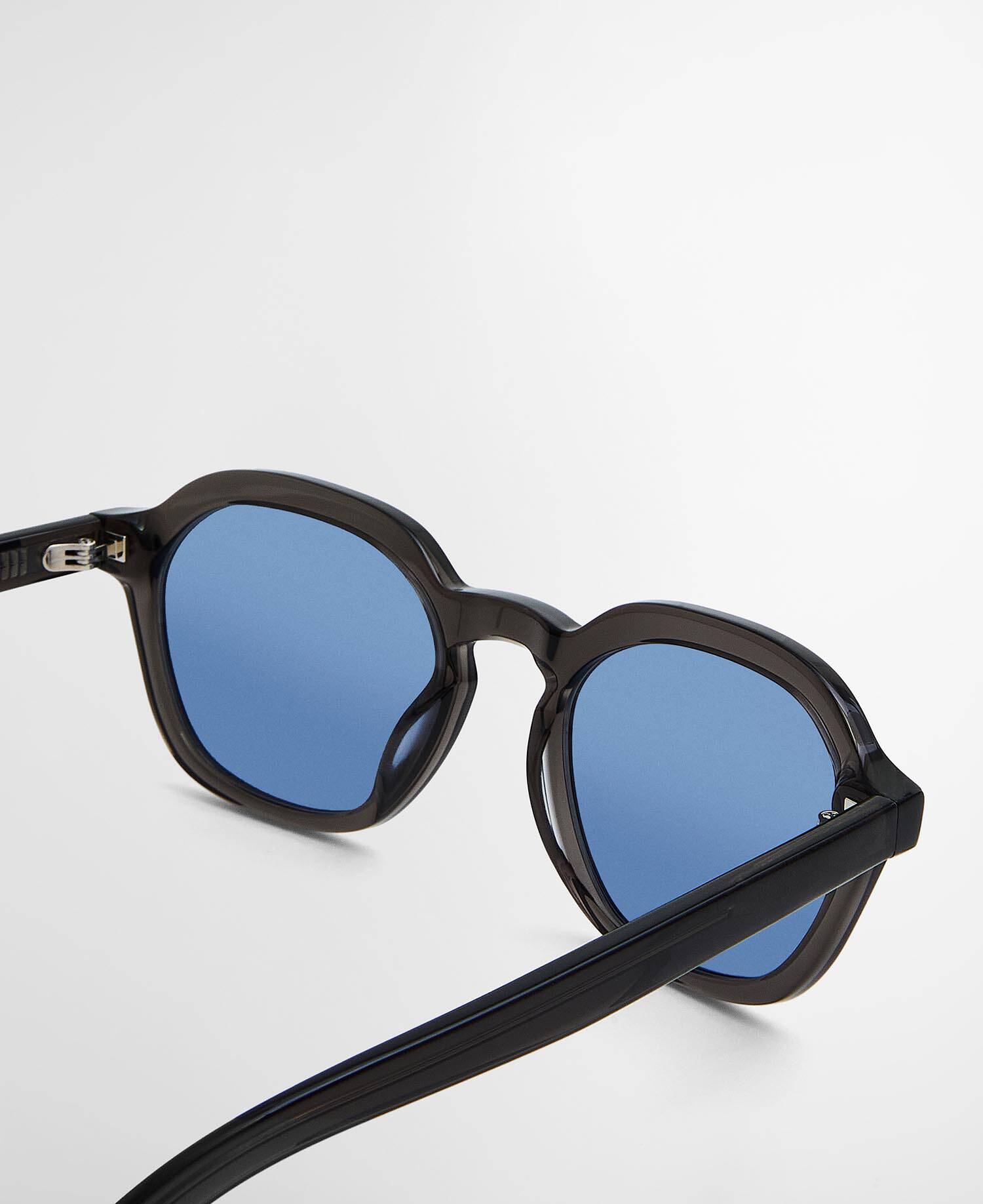 Oval Sunglasses Smokey Grey image number 2
