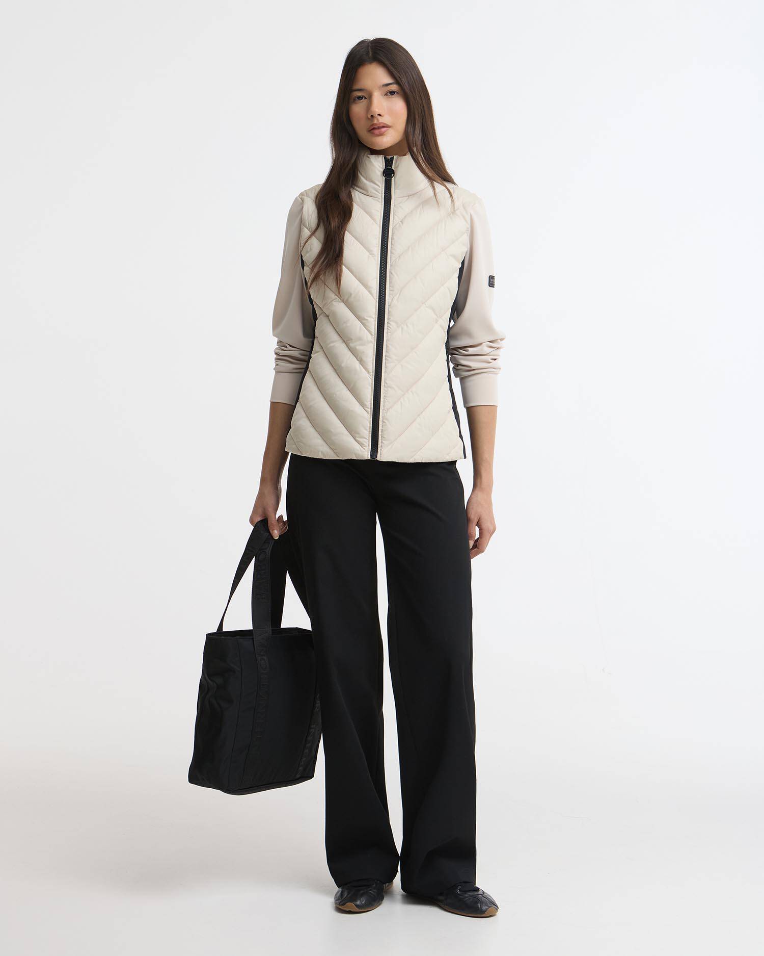 Luxara Quilted Sweat Oyster/Black image number 1