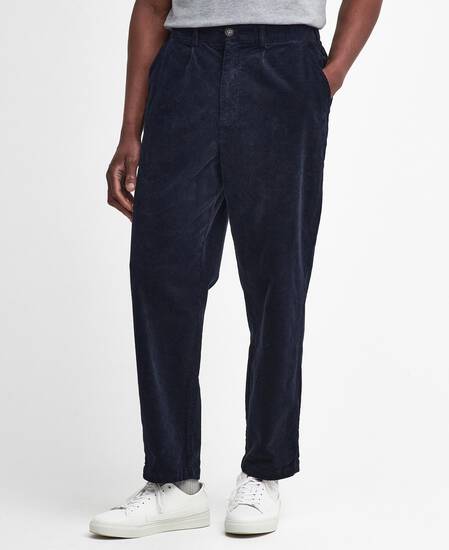 Pantaloni in velluto stretch a coste sottili dalla vestibilità comoda 