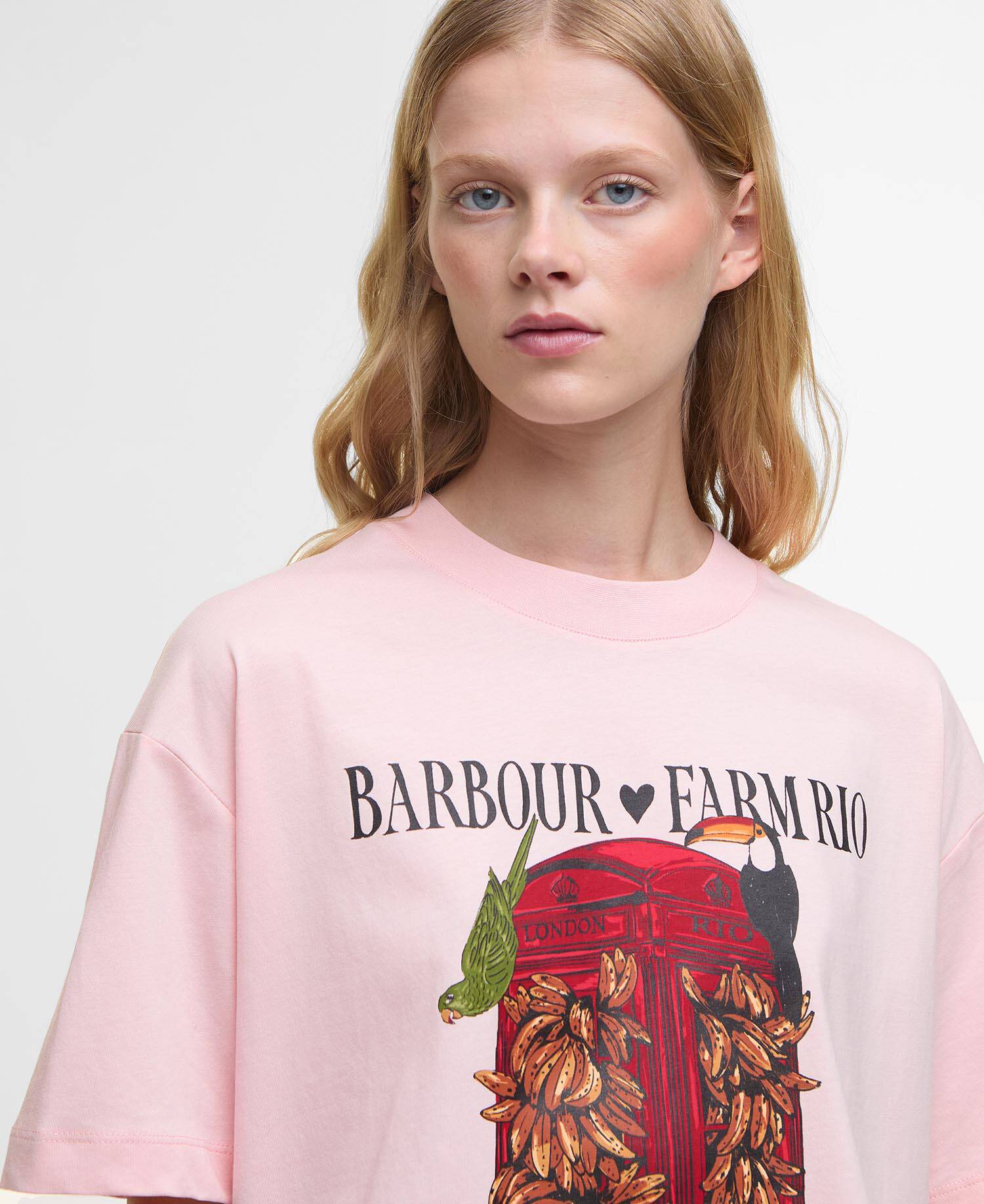 Barbour FARM Rio T-Shirt Maria Clara Graphic Rosa image number 3
