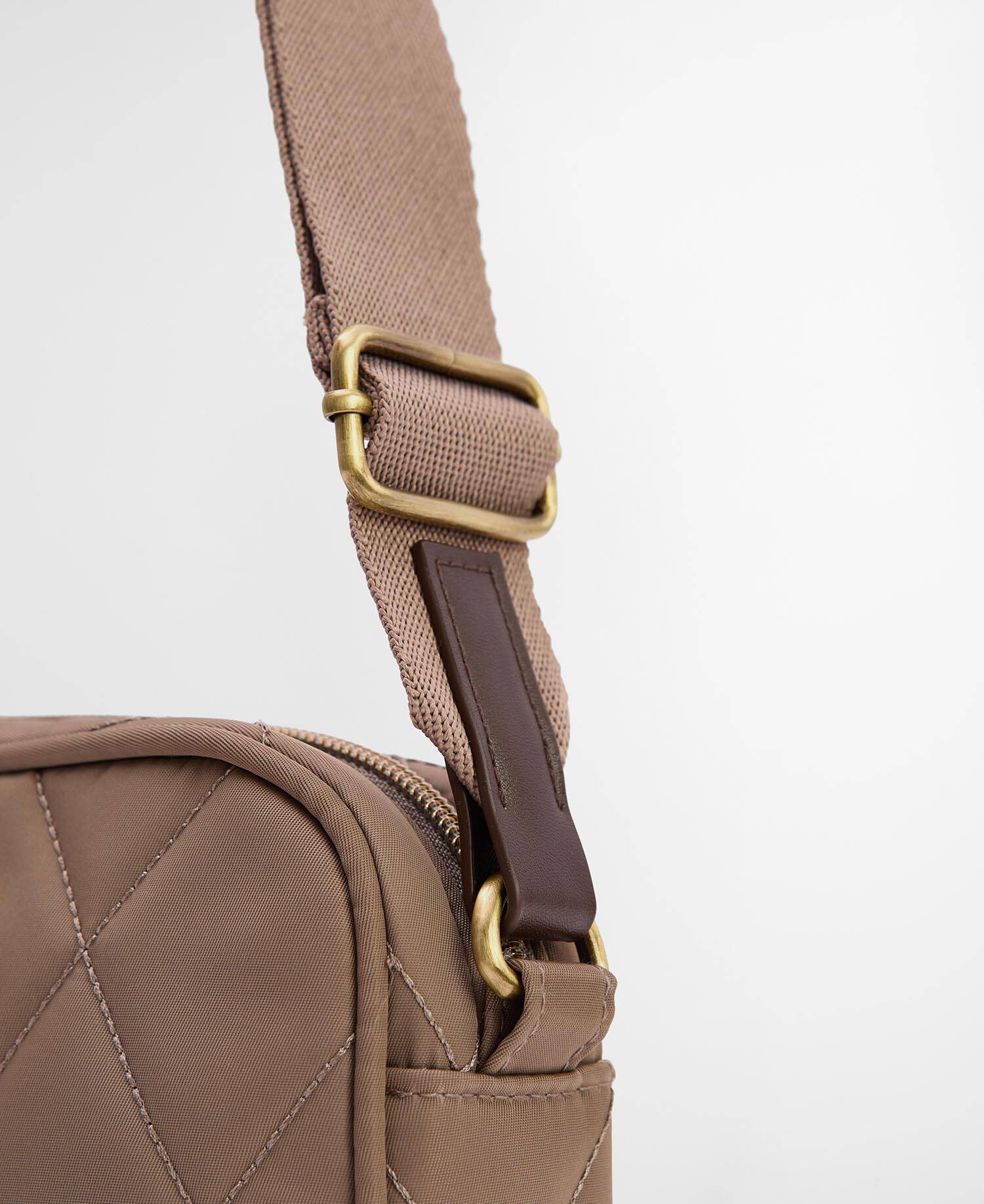 Quilted Crossbody Bag image number 4