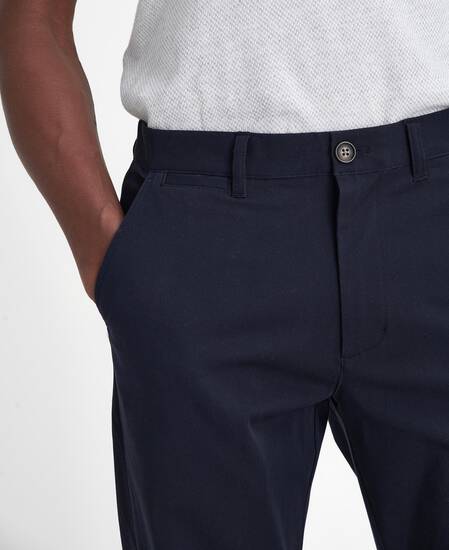 Pantaloni Comfort in tessuto stretch dalla vestibilità leggermente aderente  Pantaloni Comfort in tessuto stretch dalla vestibilità leggermente aderente