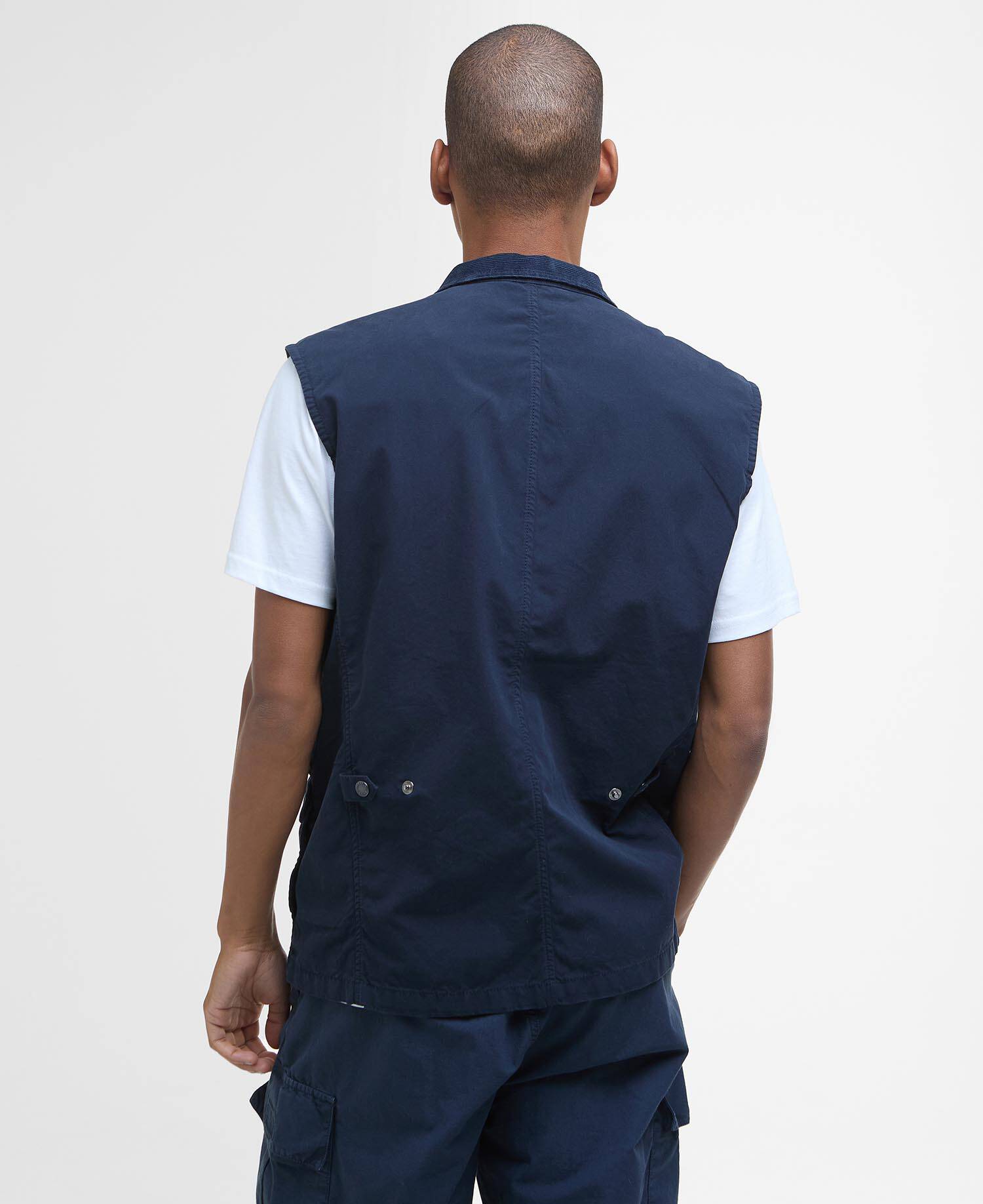 Casual Corbridge Gilet Classic Navy image number 2