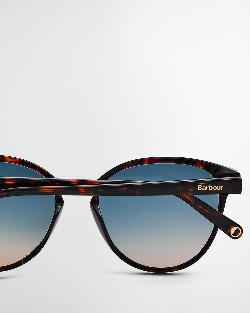 Occhiali da sole dal taglio squadrato soft