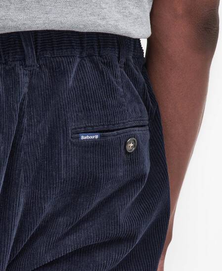 Pantaloni in velluto stretch a coste sottili dalla vestibilità comoda 
