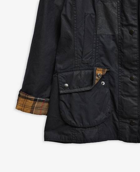 Barbour Re-Loved Beadnell Waxed Jacket - Size 14 Navy Barbour Re-Loved Beadnell Waxed Jacket - Size 14 Navy