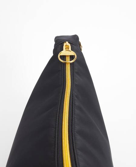 Qualify Sling Bag Classic Black