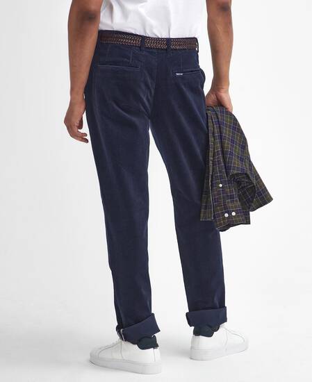 Pantaloni in velluto stretch a coste sottili dalla vestibilità leggermente aderente  Pantaloni in velluto stretch a coste sottili dalla vestibilità leggermente aderente