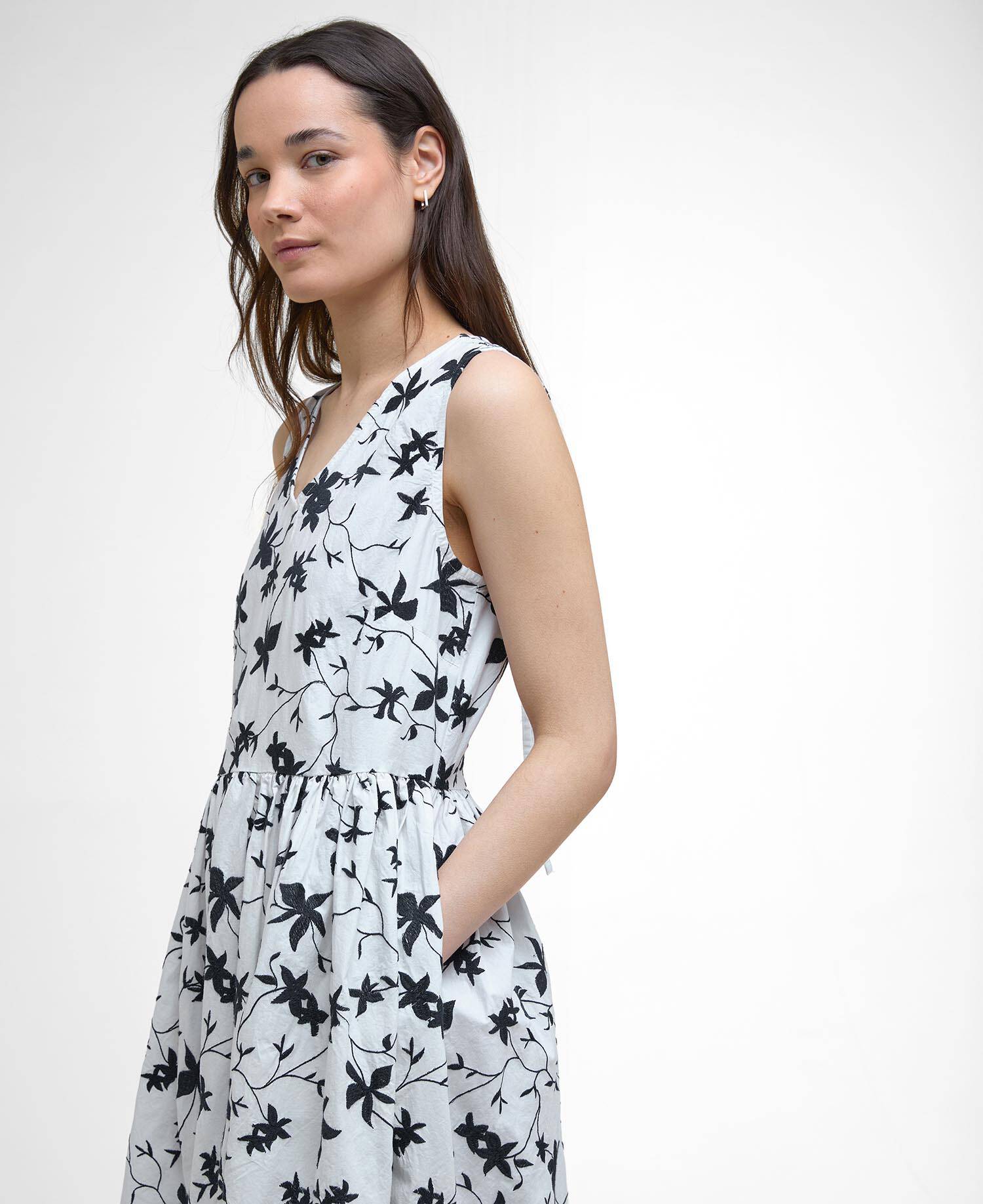 Elina Printed Midi Dress image number 4