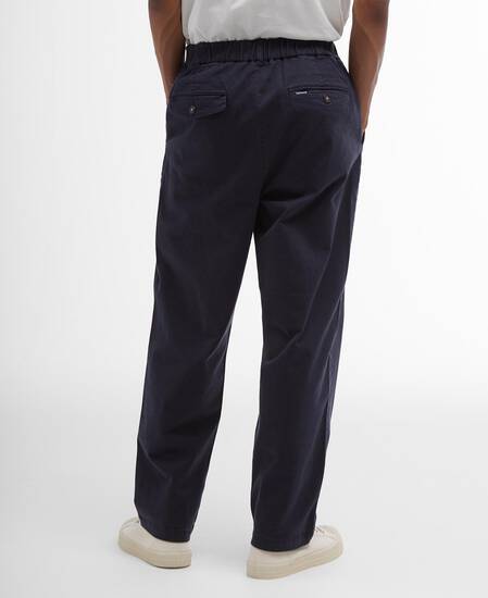 Pantaloni in tessuto stretch lavato dalla vestibilità comoda  Pantaloni in tessuto stretch lavato dalla vestibilità comoda