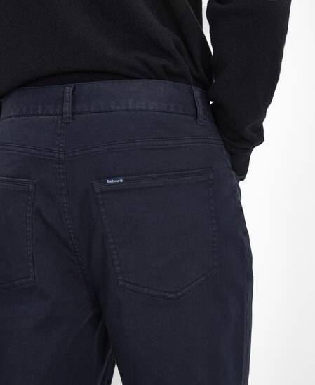 Pantaloni in tessuto stretch lavato dalla vestibilità regular  Pantaloni in tessuto stretch lavato dalla vestibilità regular