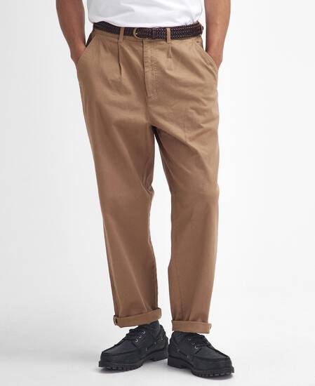Pantaloni in tessuto stretch lavato dalla vestibilità comoda  Pantaloni in tessuto stretch lavato dalla vestibilità comoda