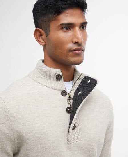 Essential Pullover Patch Half Zip 