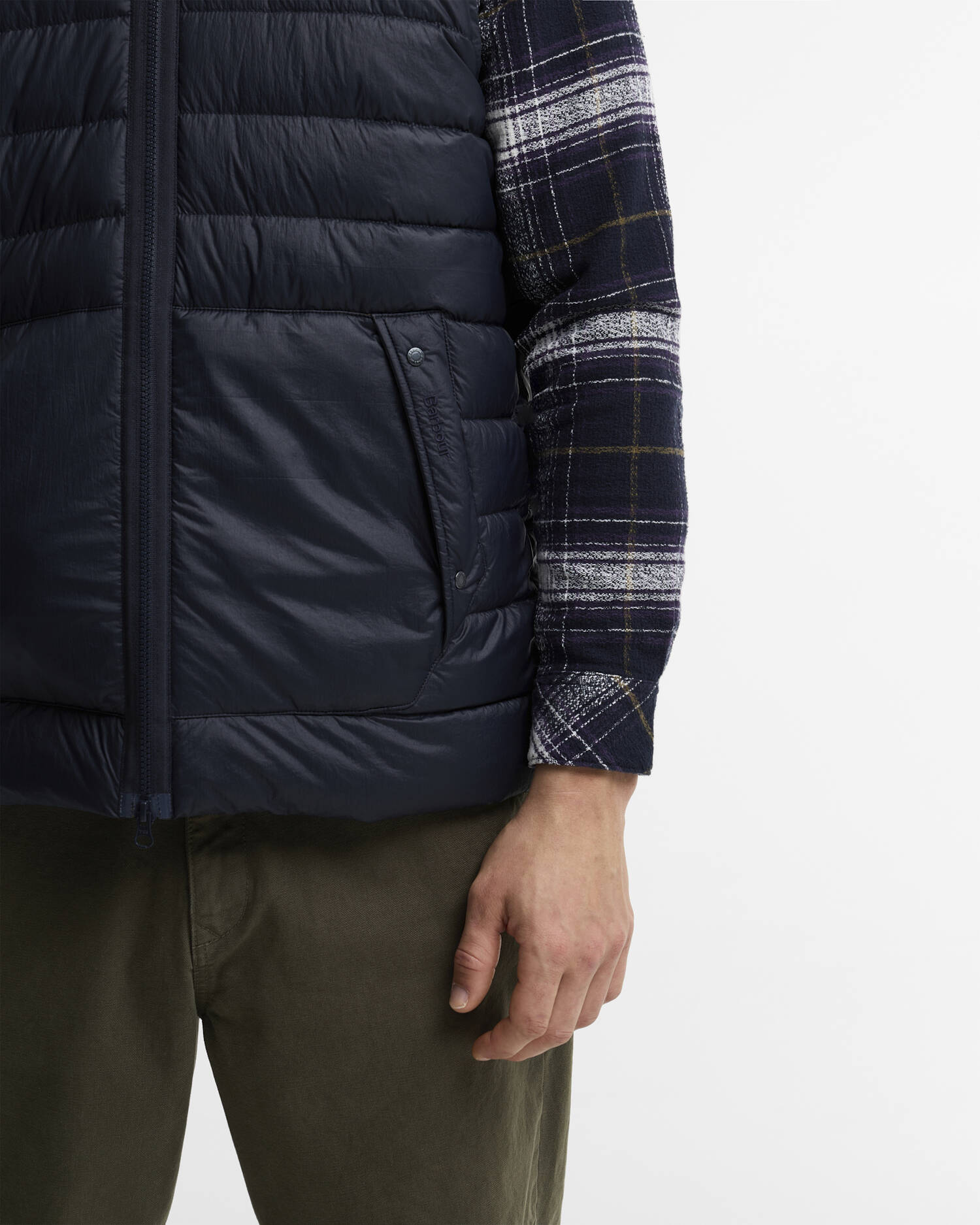 Re-Engineered Hadden Quilted Gilet Dark Navy image number 4