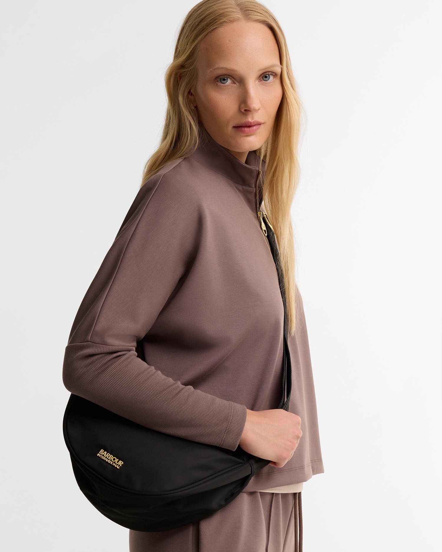 Qualify Sling Bag Black