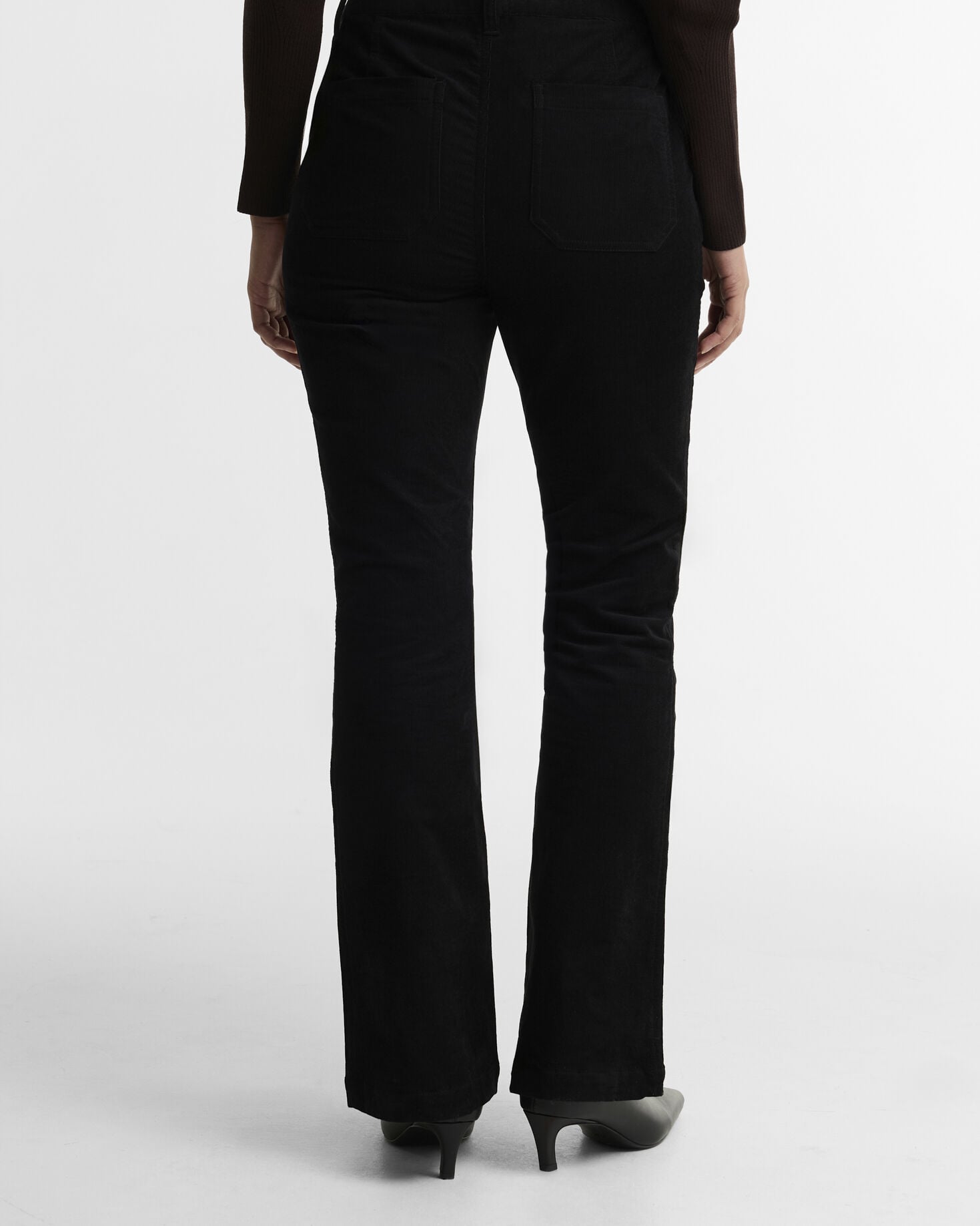 Pantaloni svasati Kenna. Black