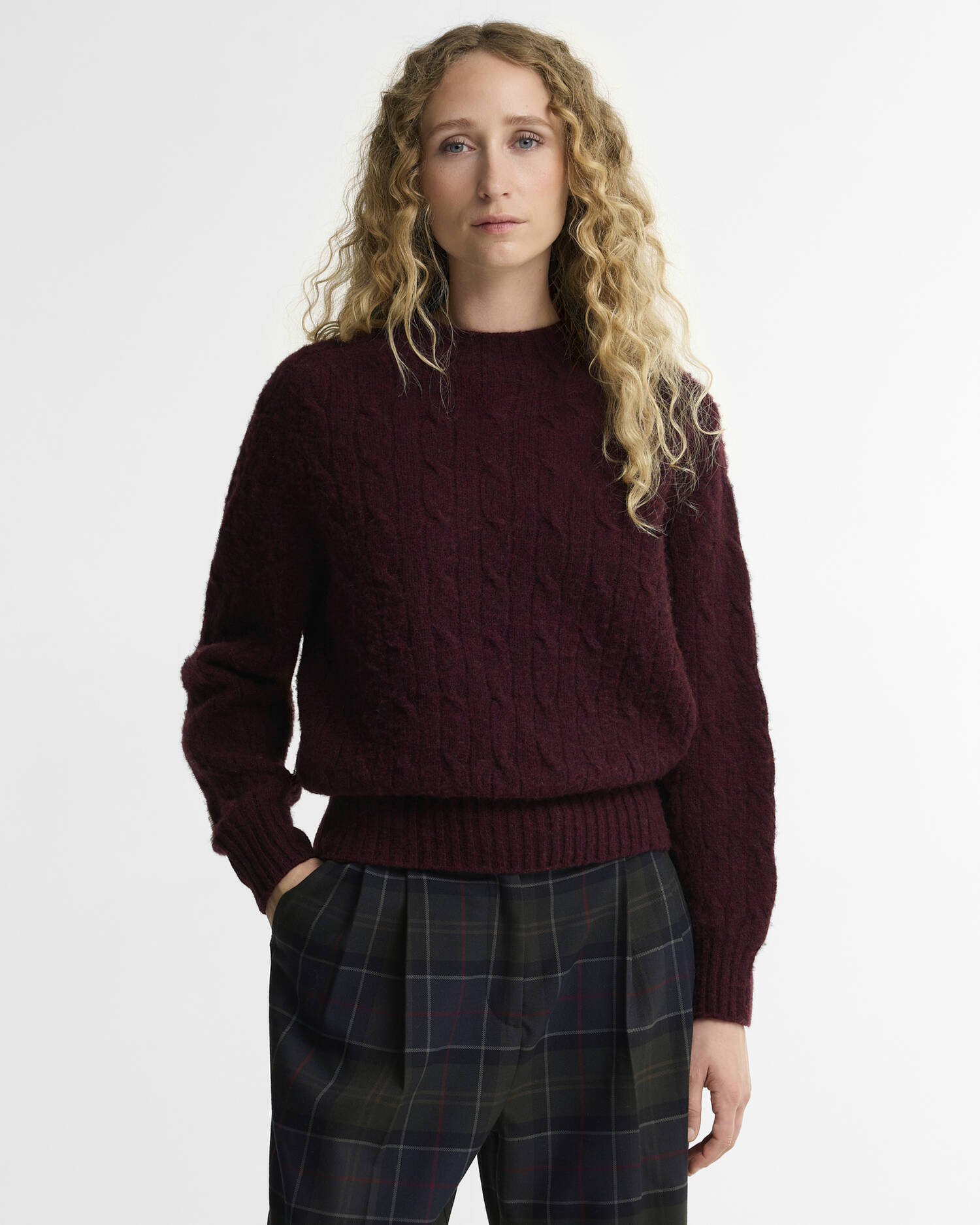 Havant Made in Scotland Cable-Knit Wool Jumper Fig image number 0