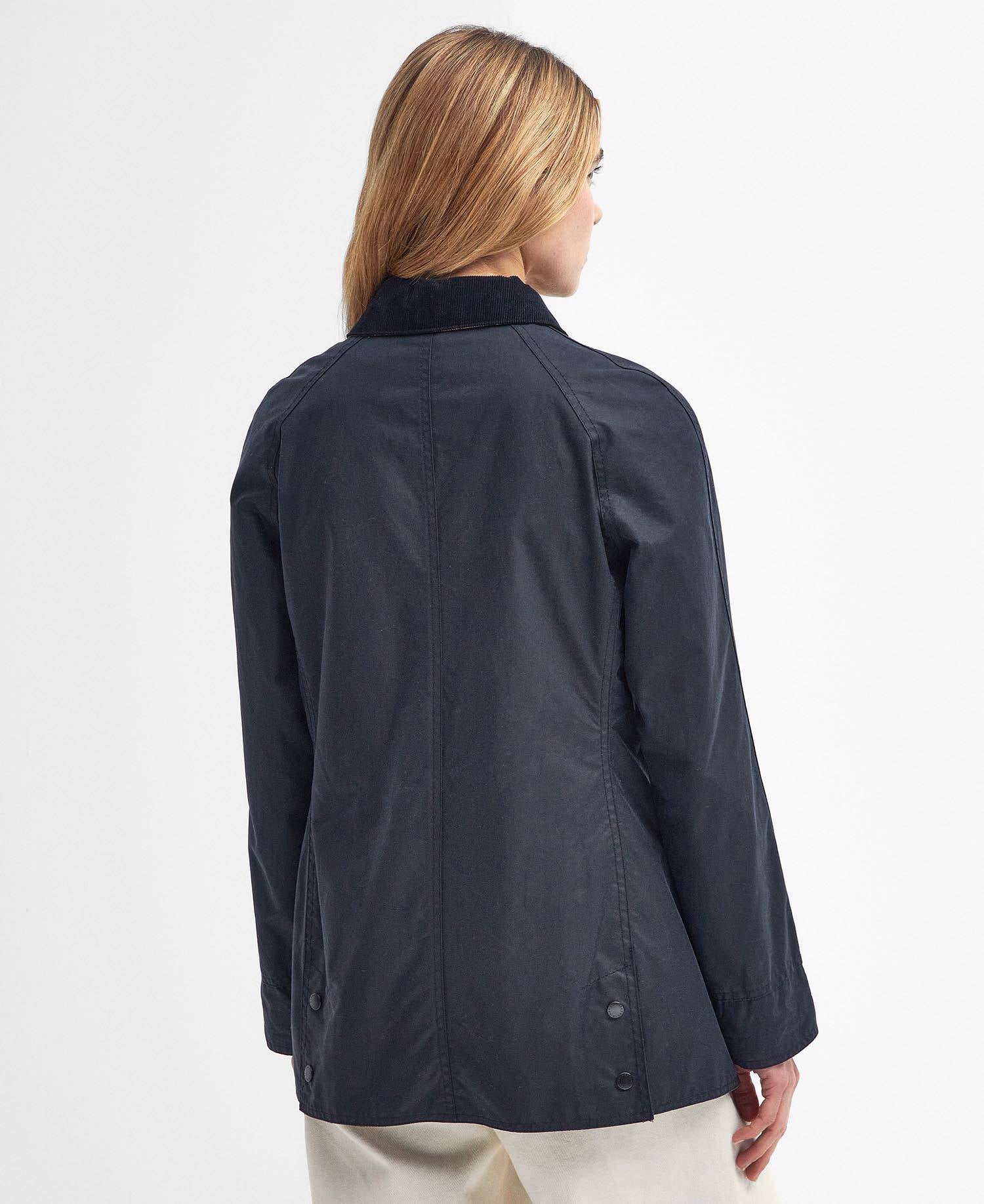 Beadnell&reg; Waxed Jacket Classic Navy image number 2