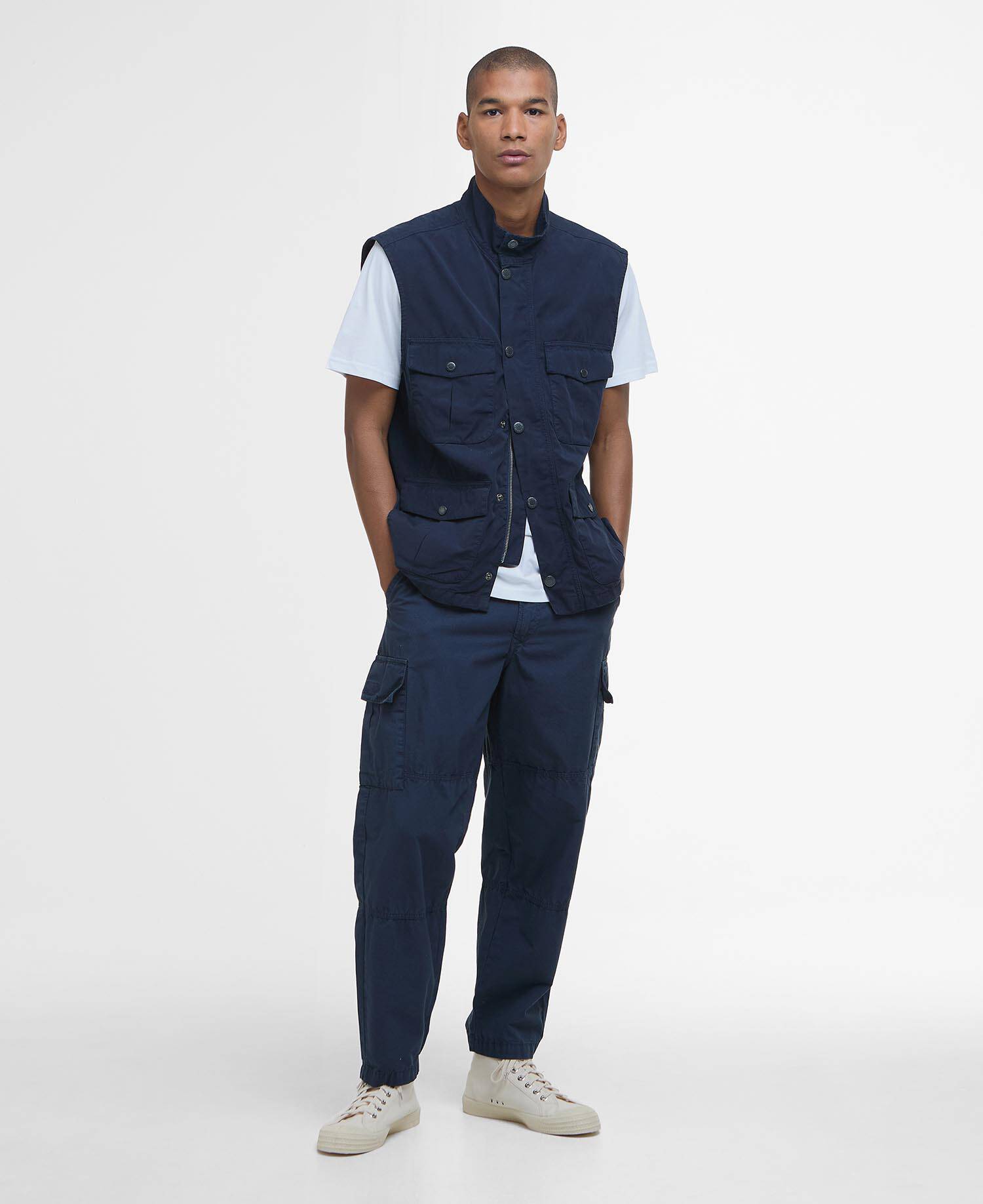 Casual Corbridge Gilet Classic Navy image number 1