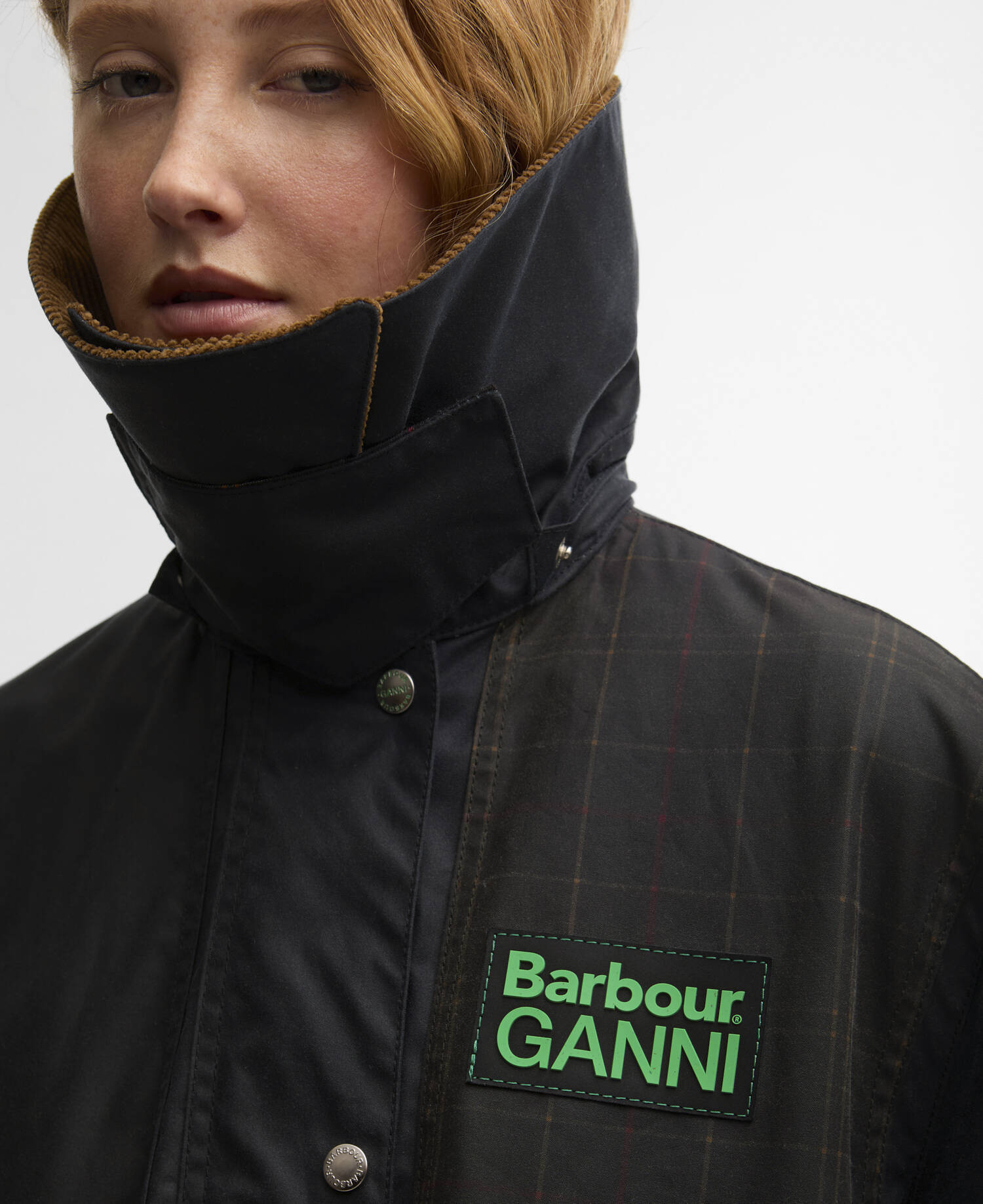 Barbour x GANNI Waxed Duffle Coat Navy/Classic Tartan image number 5