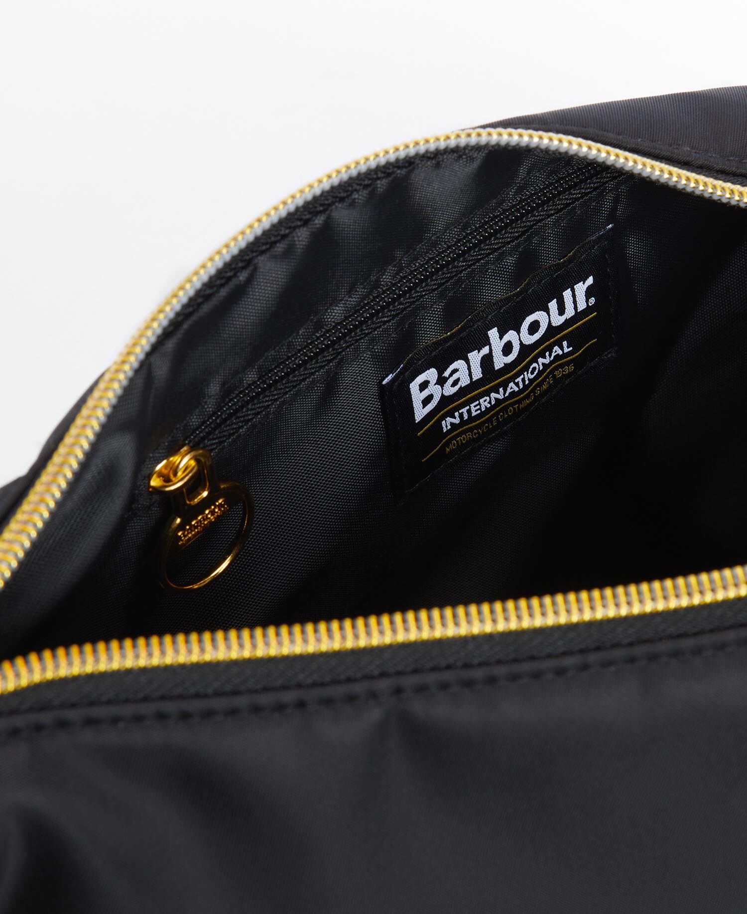 Qualify Sling Bag Classic Black