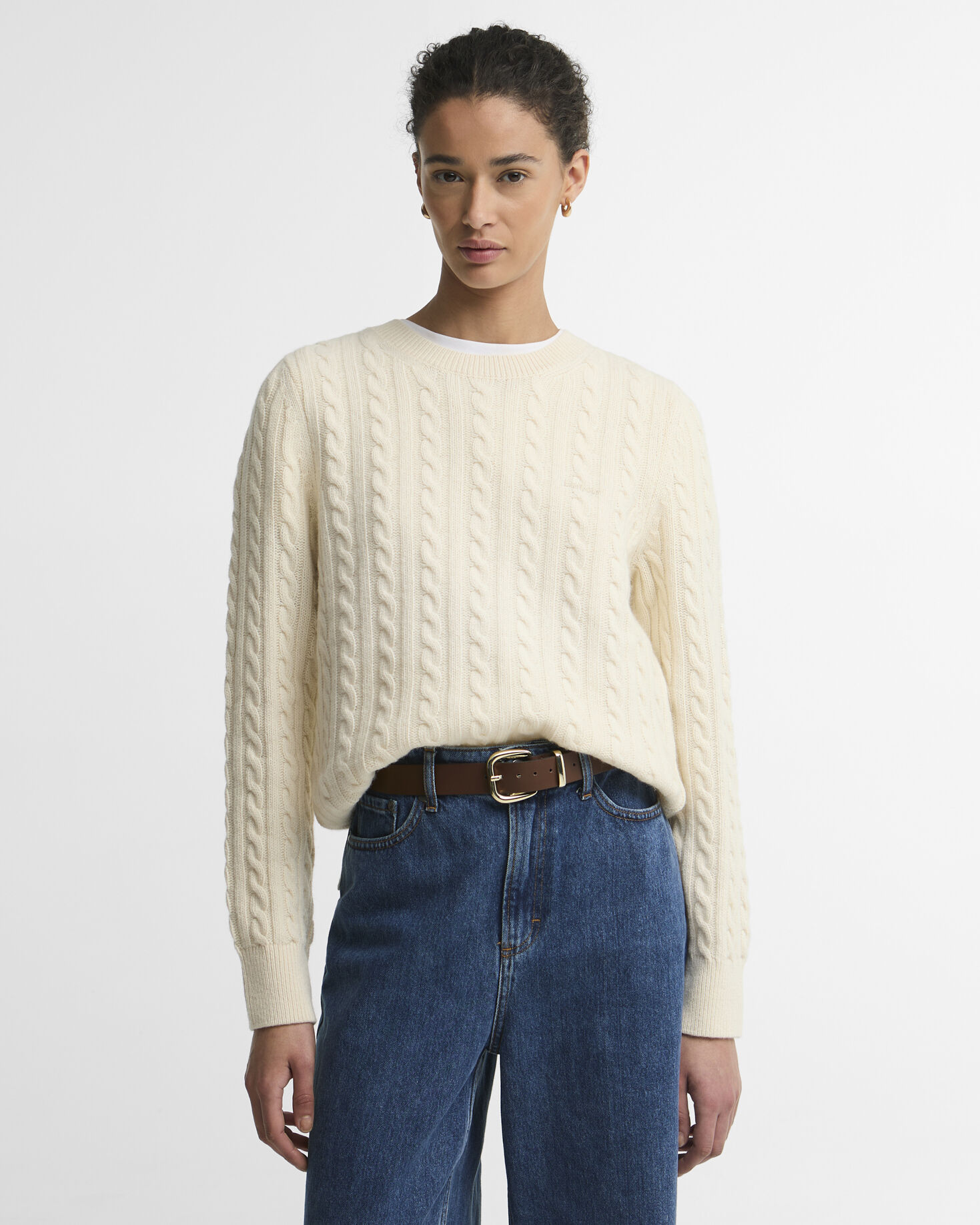 Maglione misto lana Ashdown con taglio morbido e lavorazione a trecce Ecru