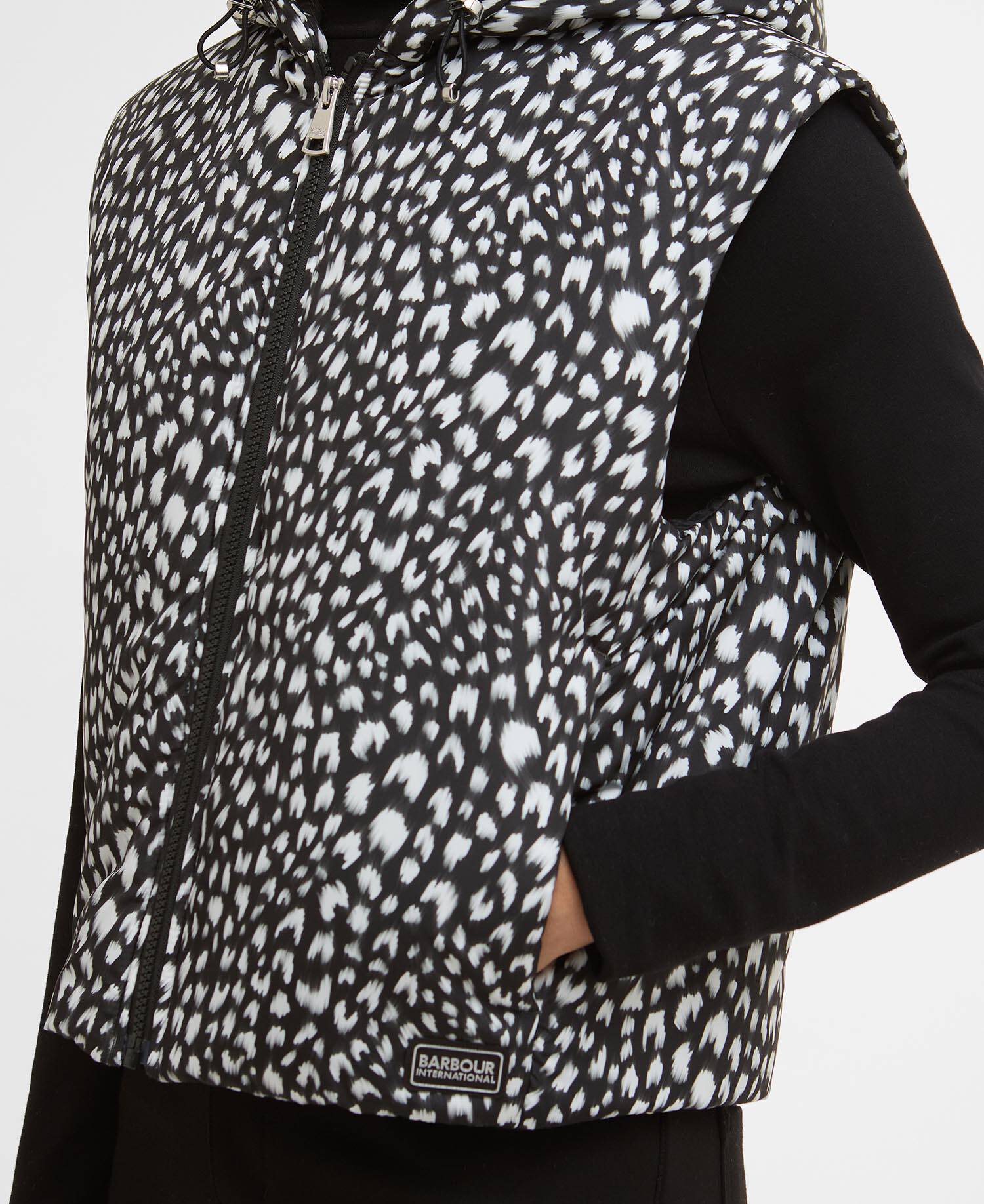Weste Calista Printed Snow Leopard image number 4