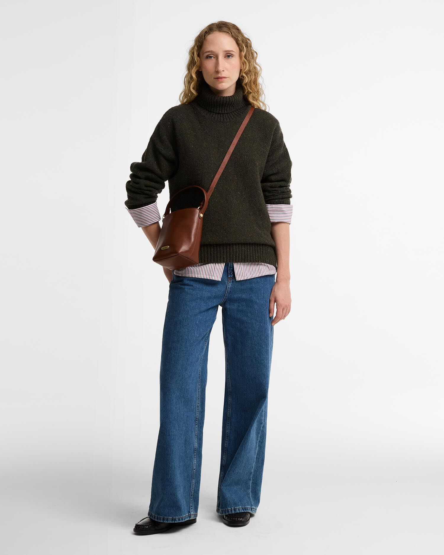 Cedar Mini Leather Bucket Bag Brown