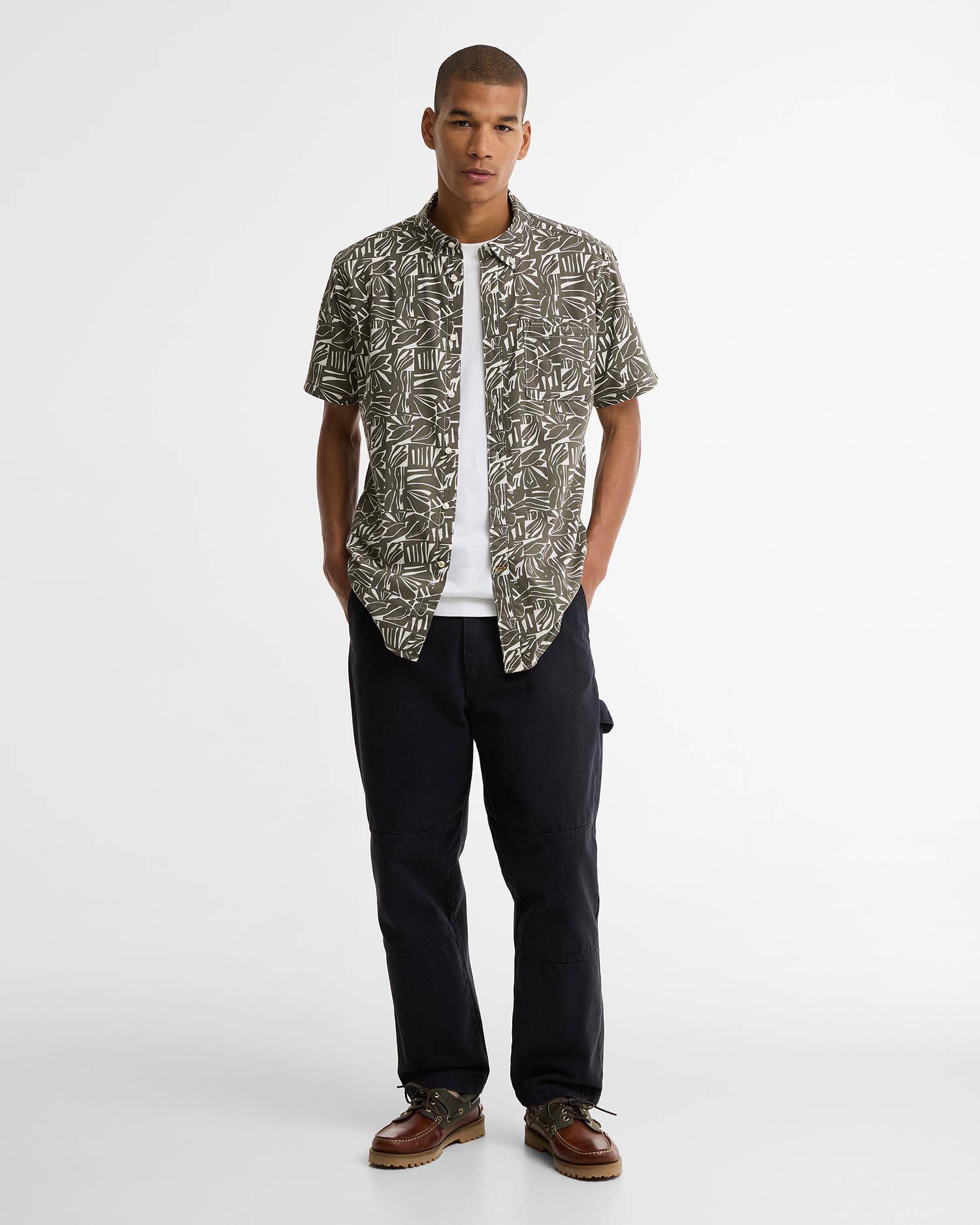 Orton Printed Tailored Short-Sleeved Shirt Olive image number 1