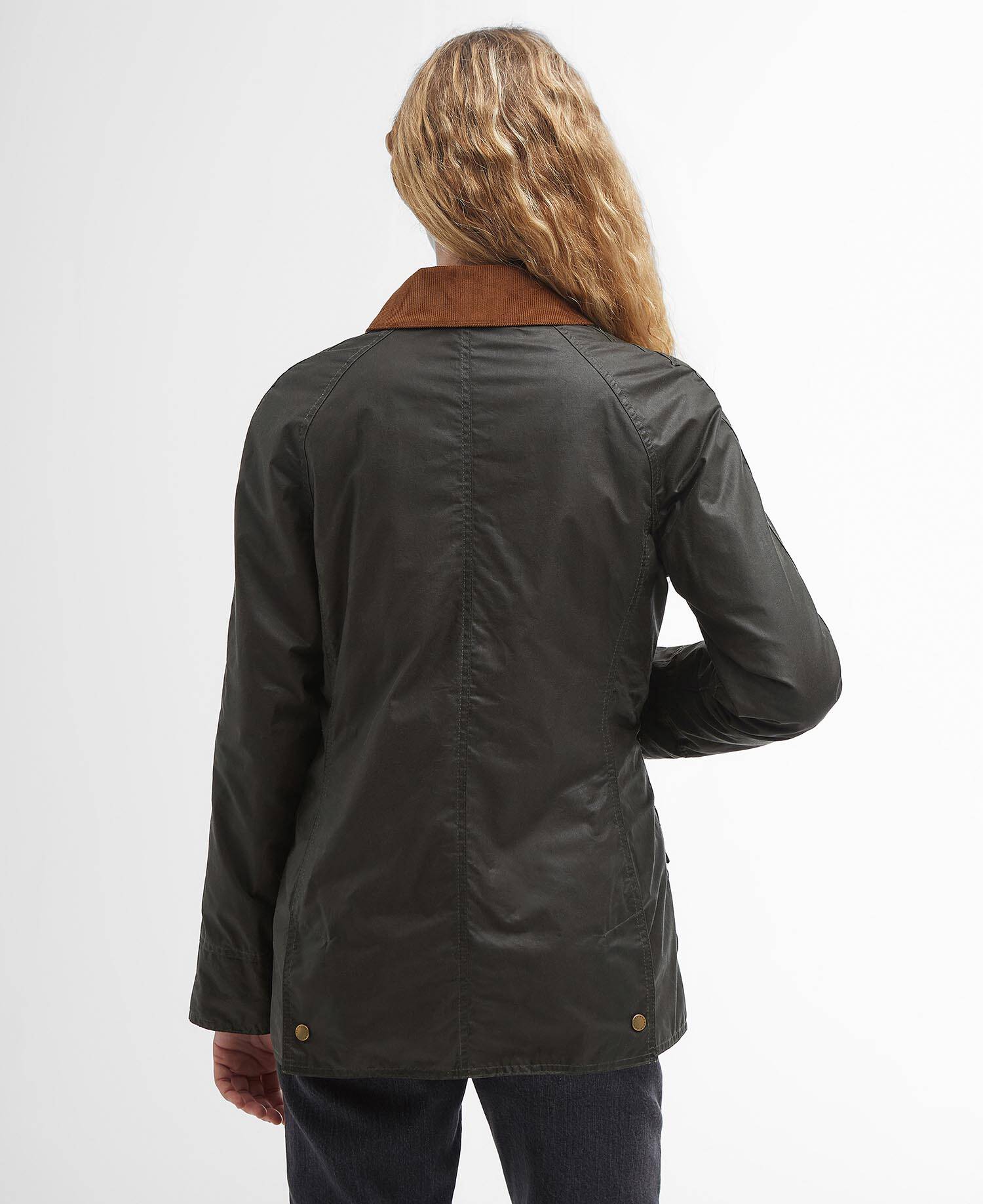 Lightweight Beadnell Waxed Jacket Archive Olive image number 2