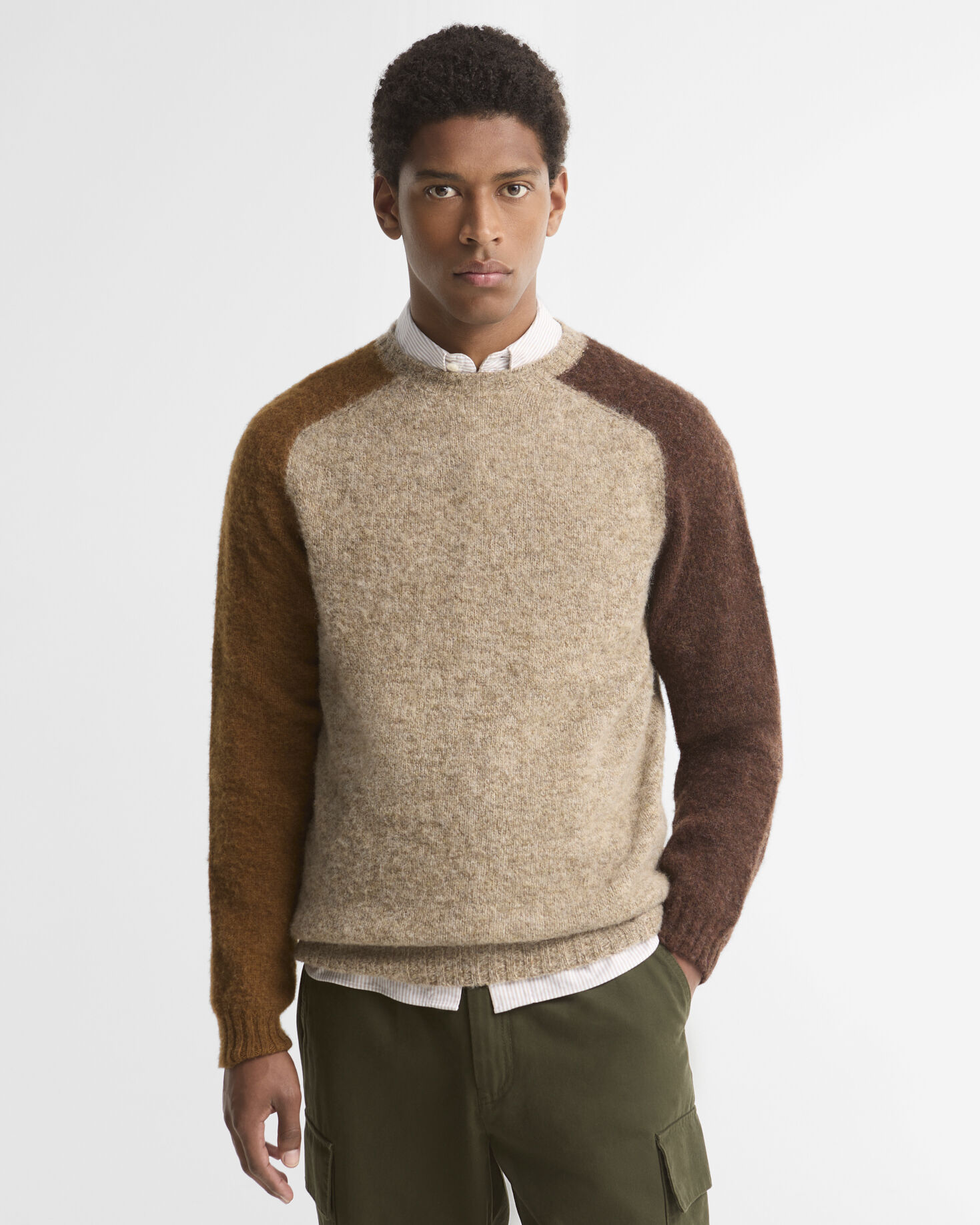 Maglione girocollo in lana con blocchi di colore Made in Scotland Light Stone