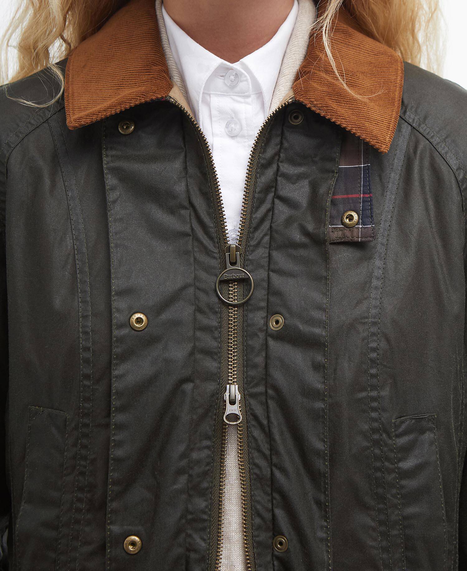 Lightweight Beadnell Waxed Jacket Archive Olive image number 4
