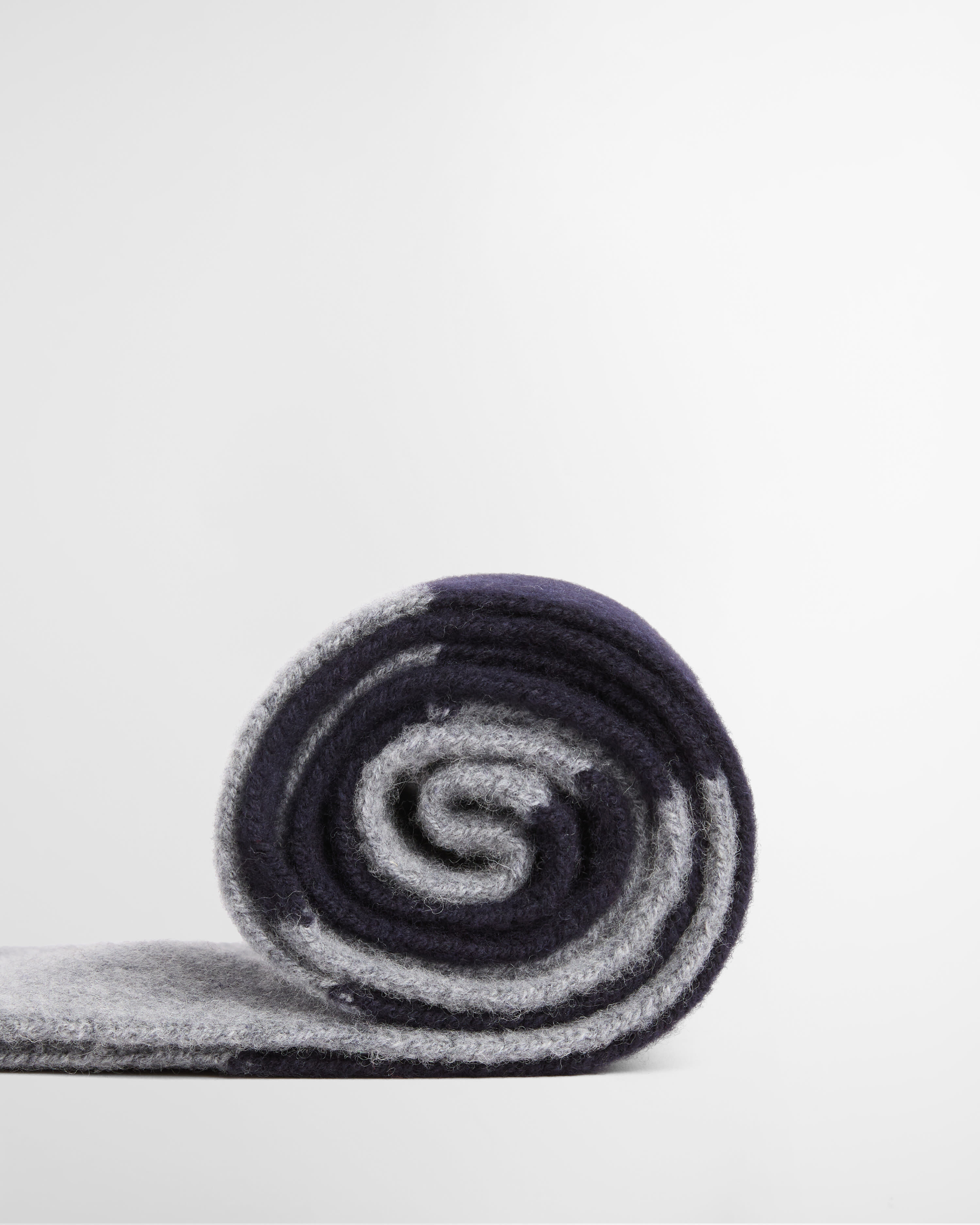 Angus Made in Scotland Wool Scarf Grey/Navy