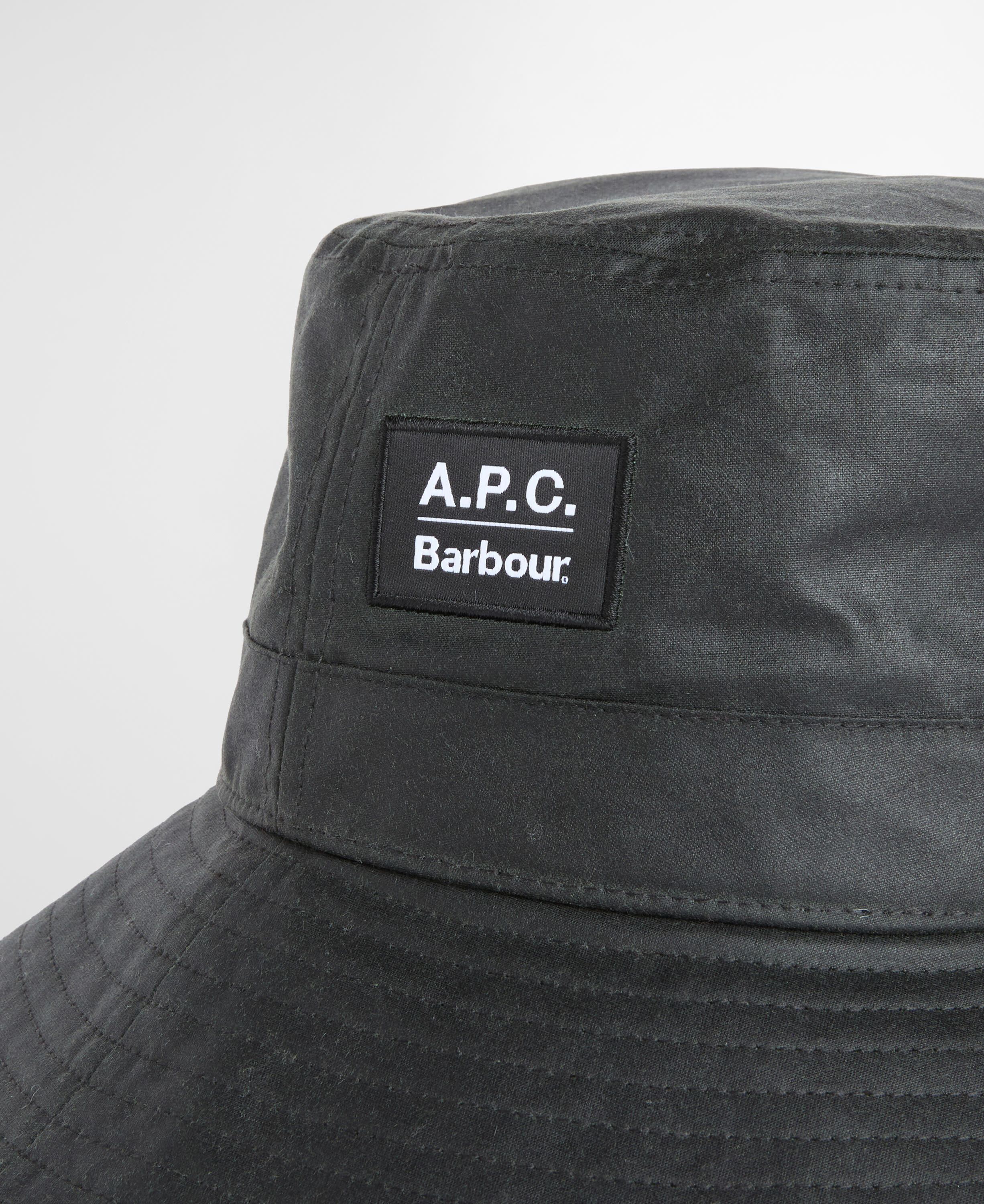 Cappello da pescatore cerato Barbour x A.P.C. Dark Sage