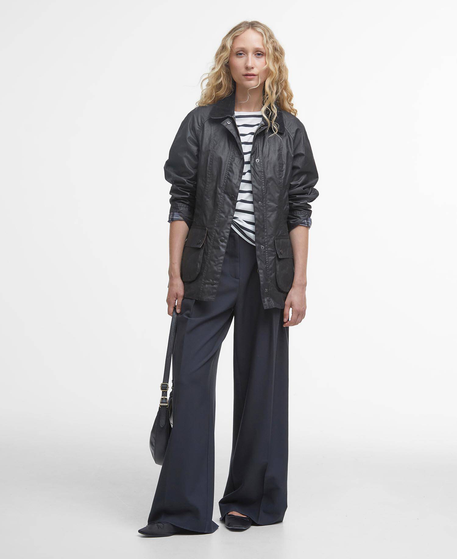 Beadnell&reg; Waxed Jacket Classic Black image number 1