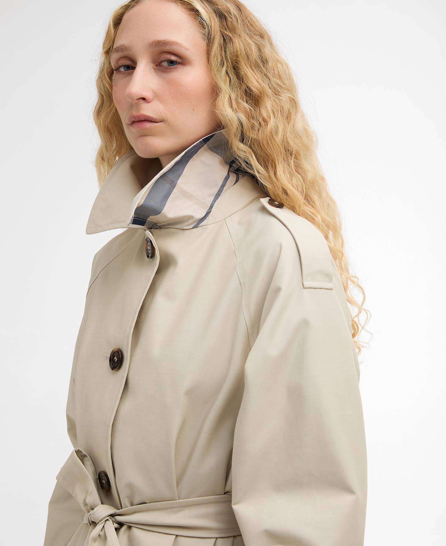Trenchcoat Maia Showerproof Mist / Dress Navy Tartan image number 3
