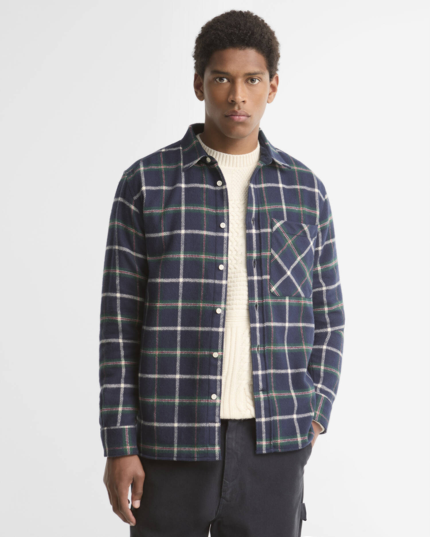 Camicia a maniche lunghe Hetton con taglio classico Navy image number 0